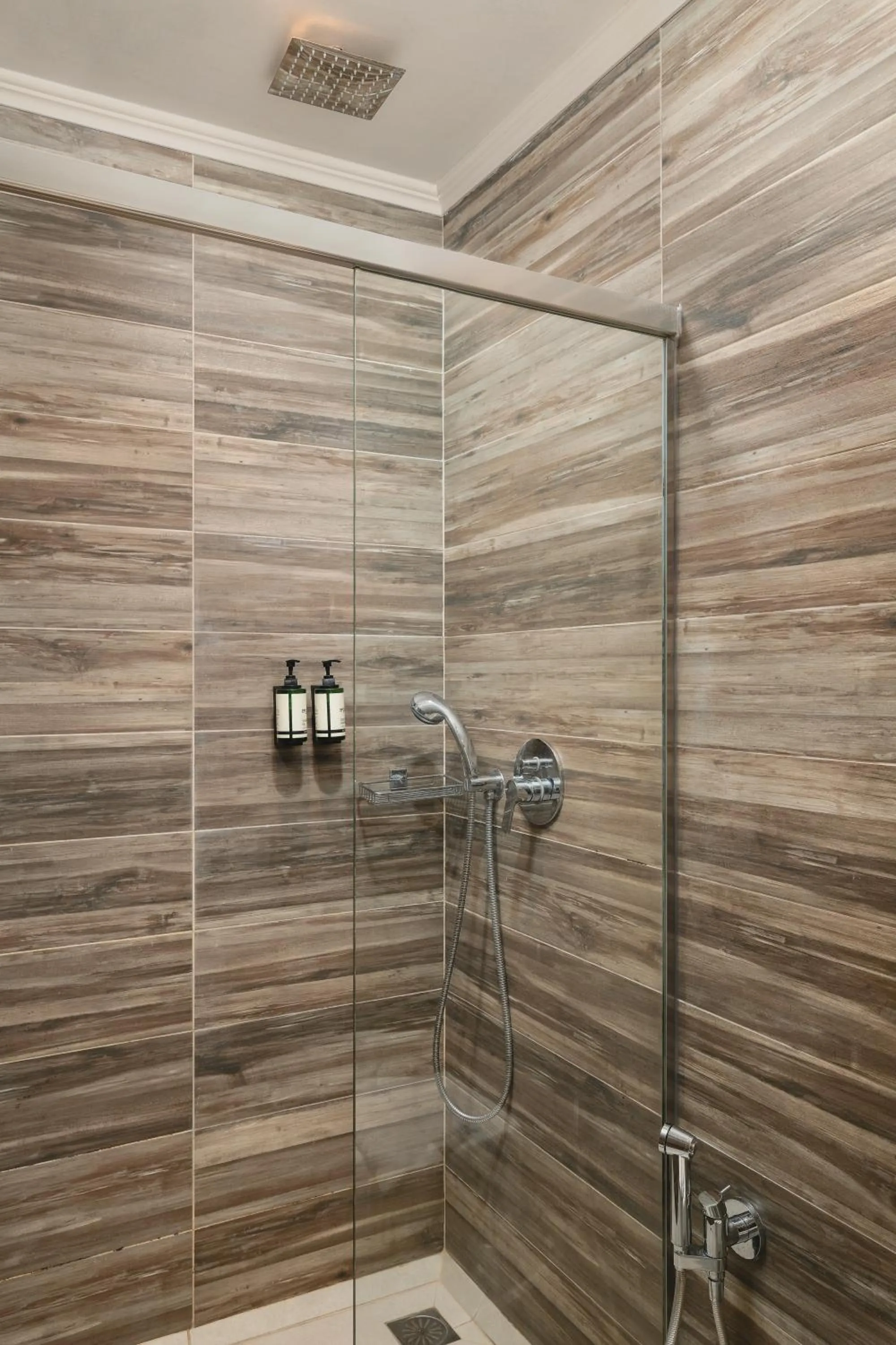 Shower in Elia Palazzo Hotel