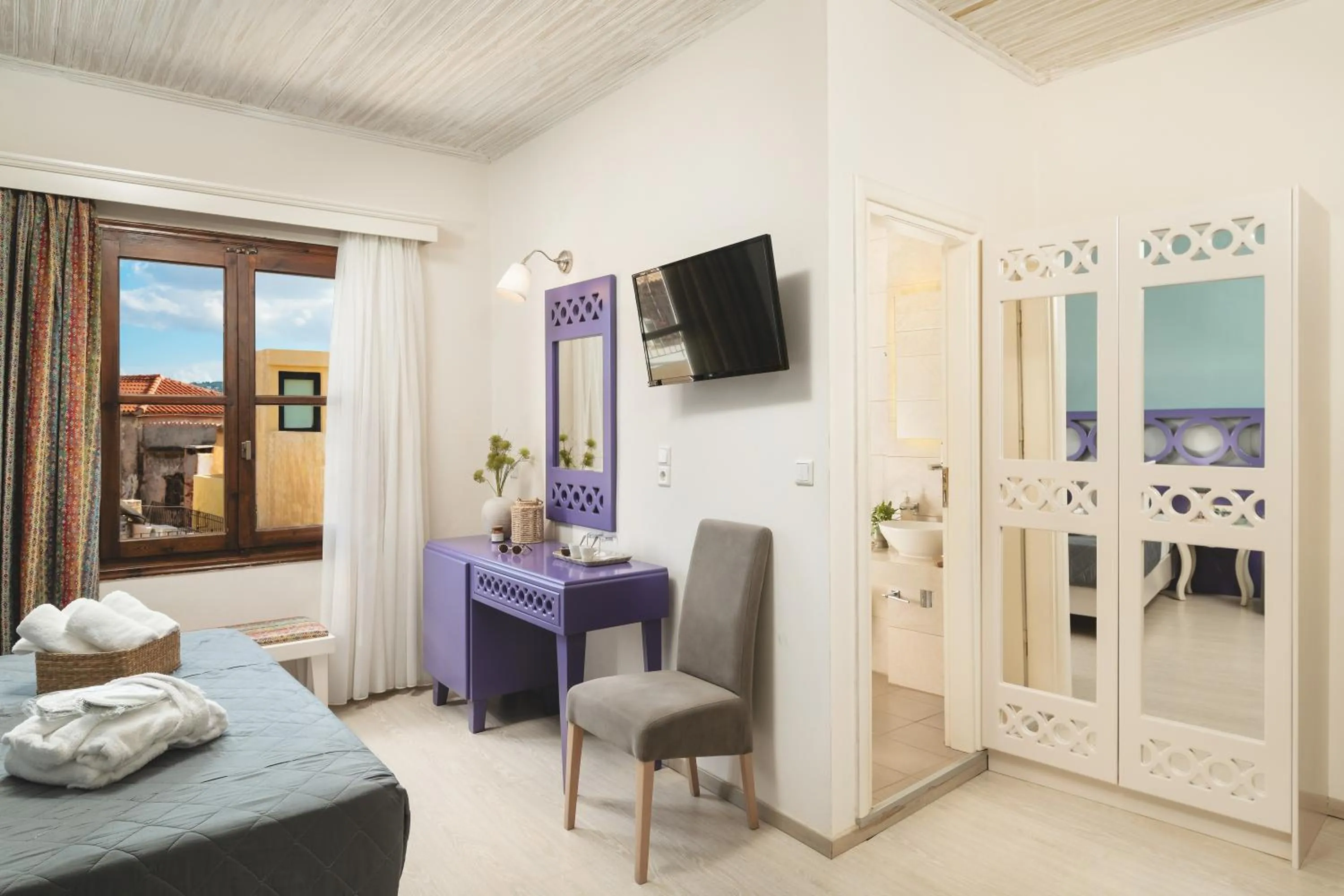 TV and multimedia, Bed in Elia Palazzo Hotel