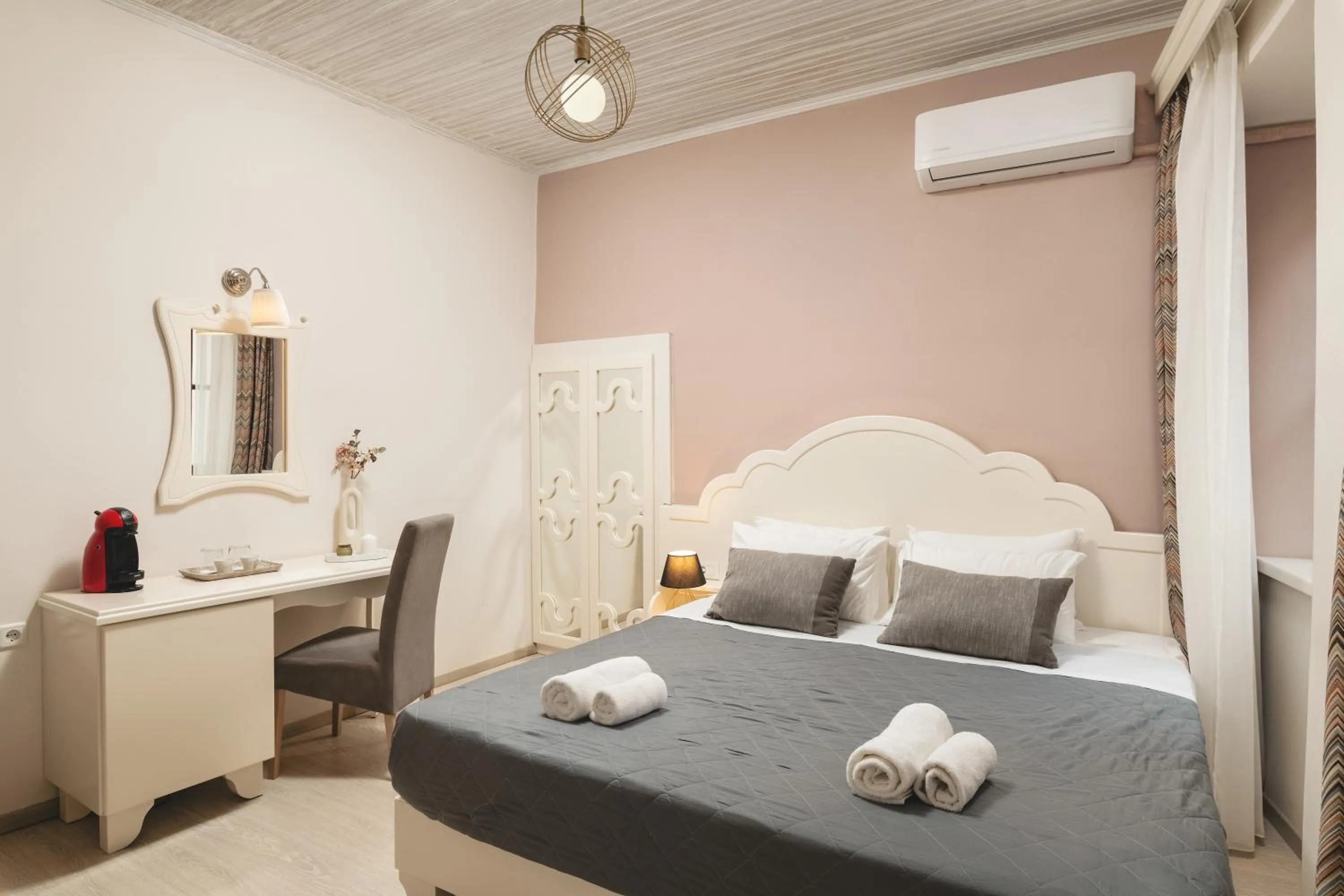 Bed in Elia Palazzo Hotel