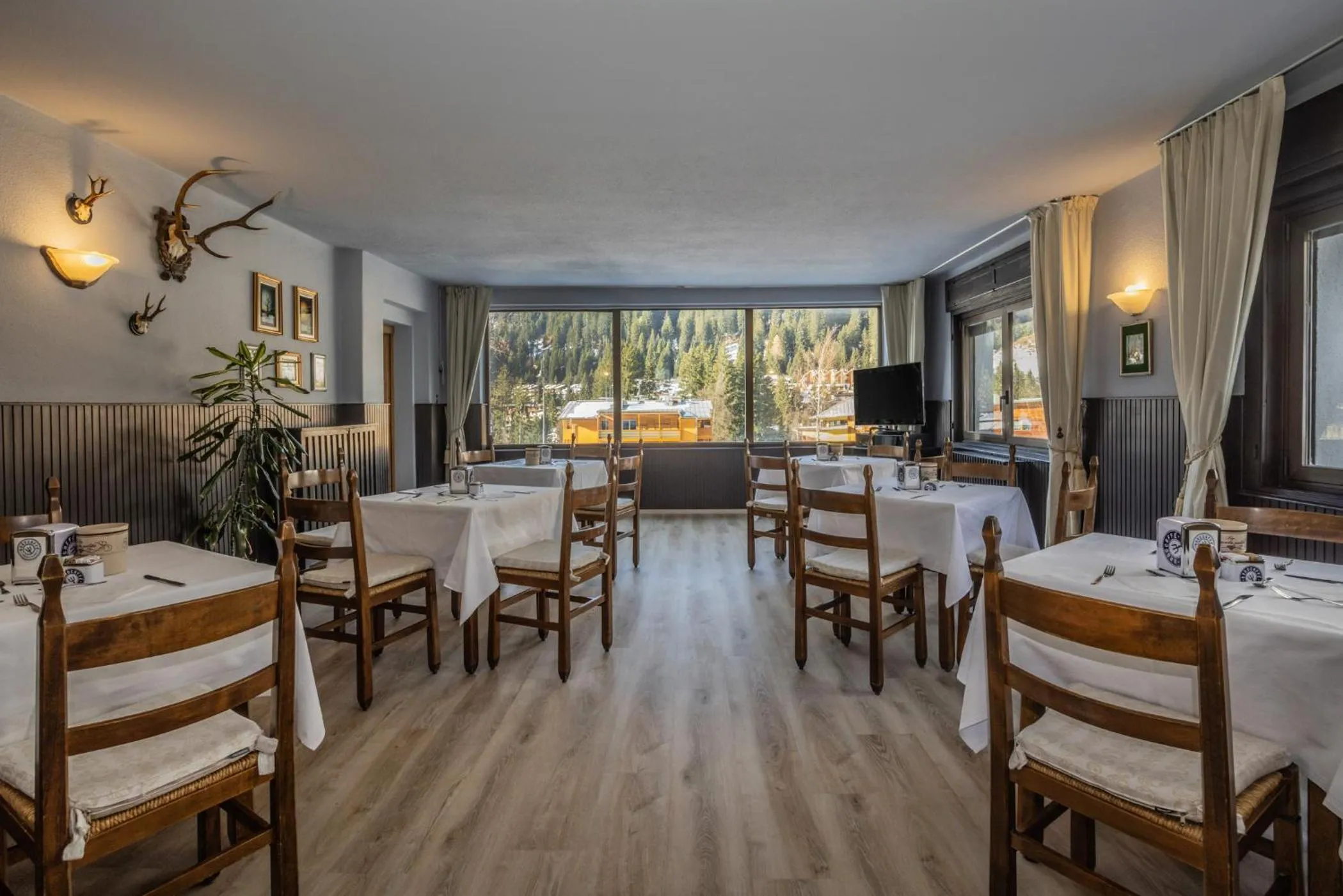 Restaurant/places to eat in HOTEL GARNi NORMA