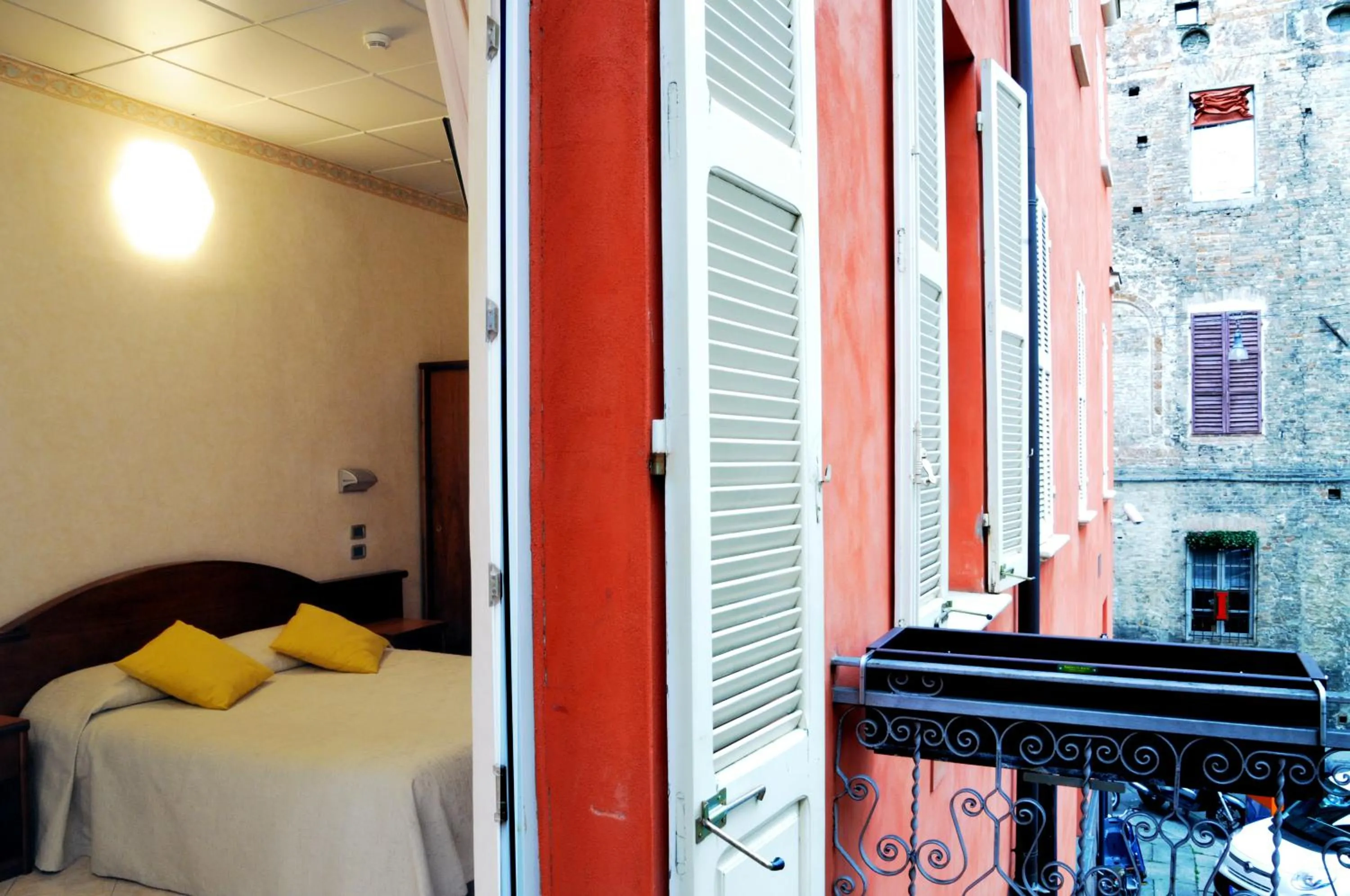 City view, Bed in Hotel Button