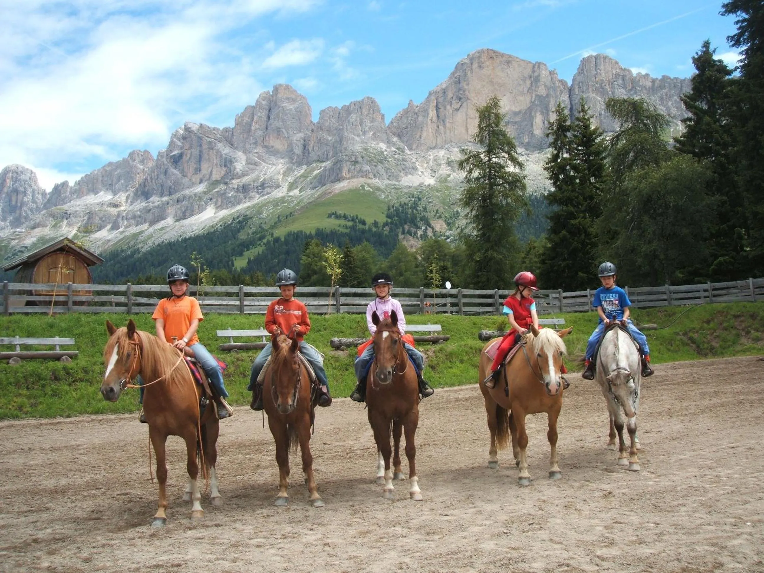 Horse-riding in Good Life Hotel Zirm