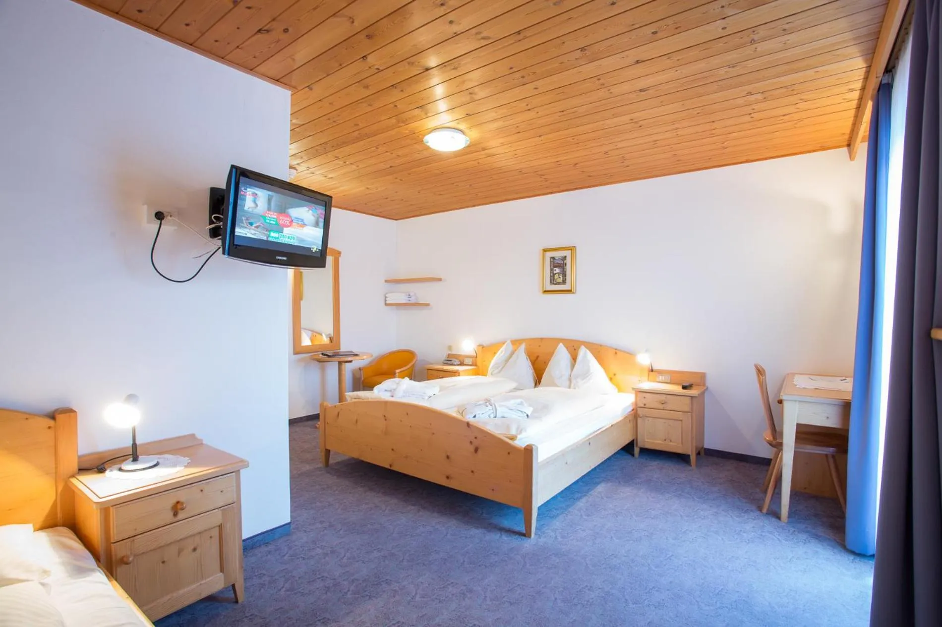 Photo of the whole room, Bed in Good Life Hotel Zirm