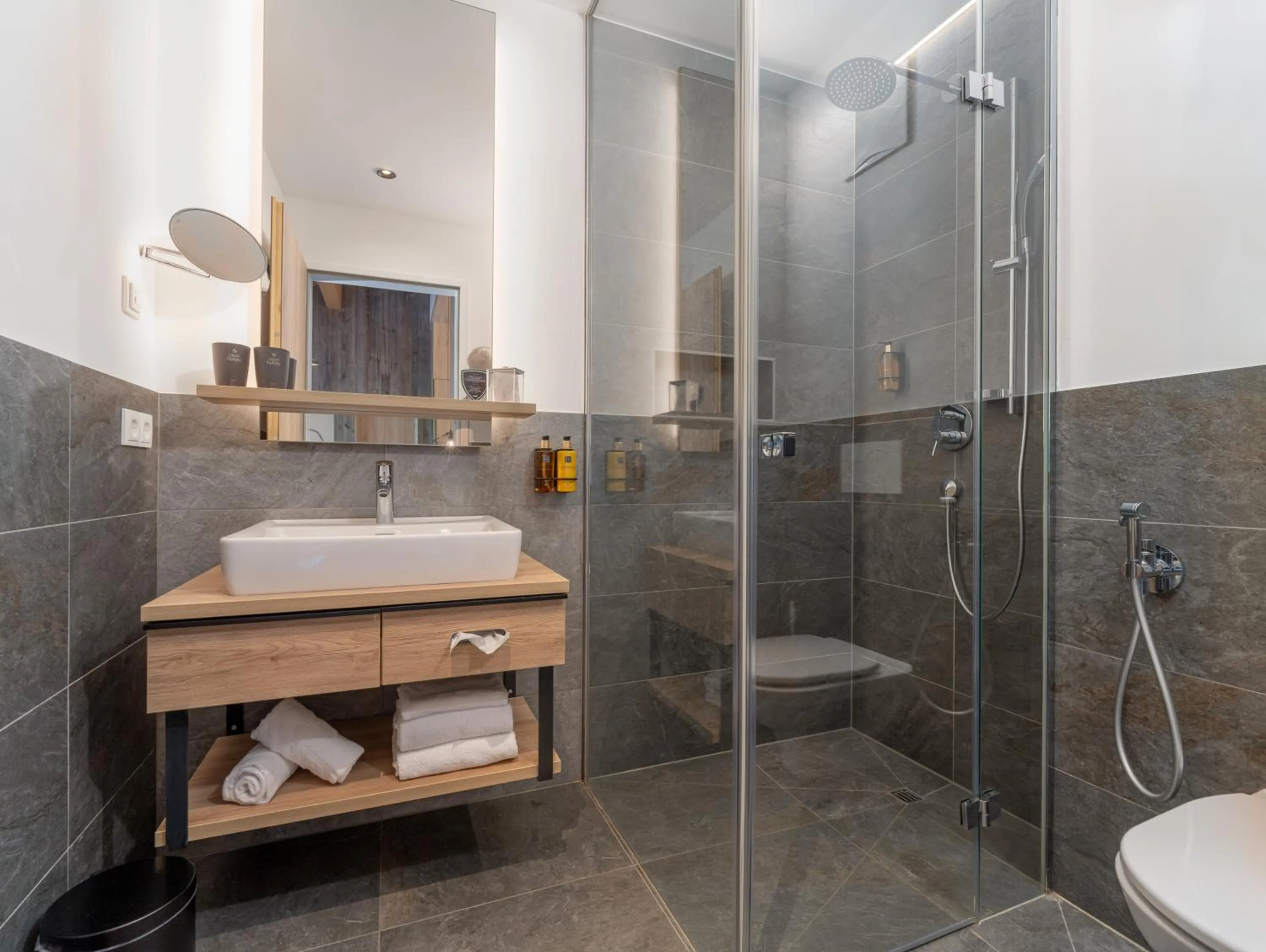 Bathroom in Stockinggut by AvenidA