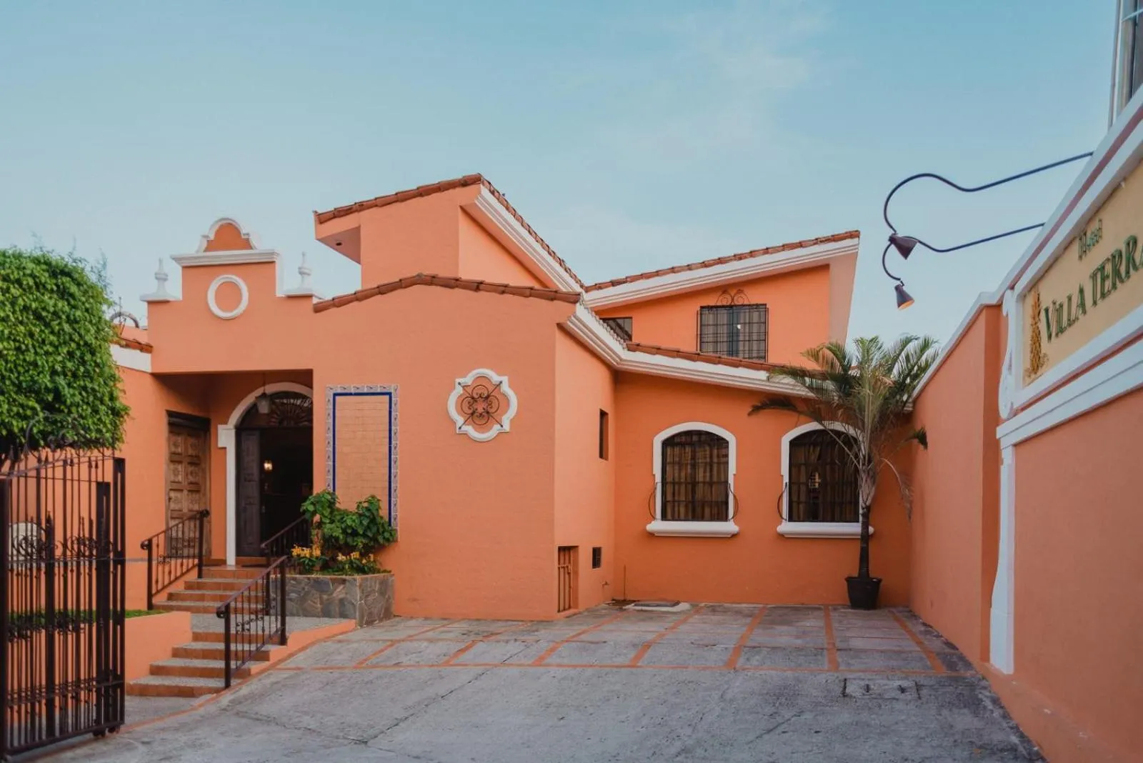 Property building in Hotel Villa Terra