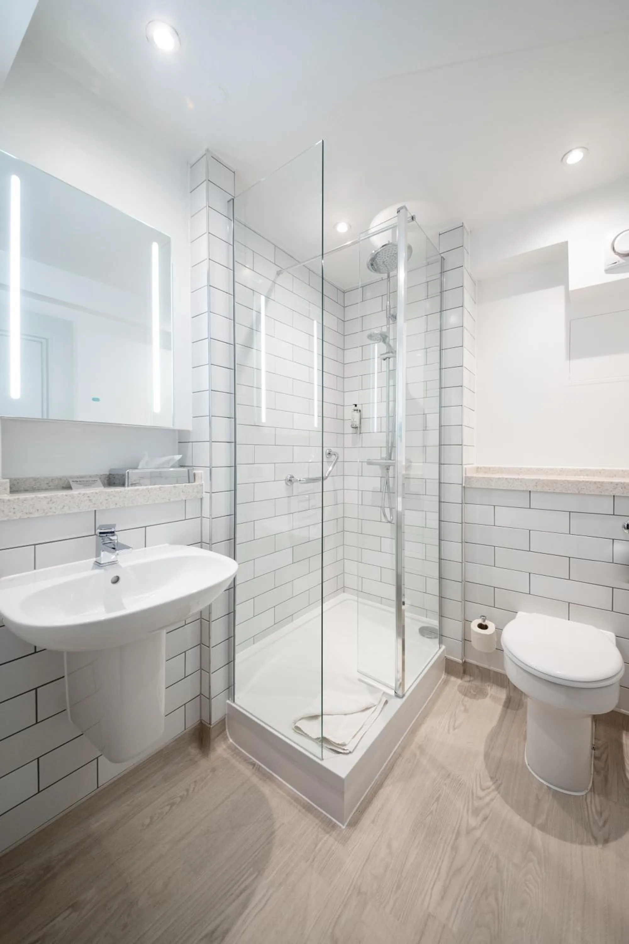 Shower in The Bears Head by Innkeeper's Collection