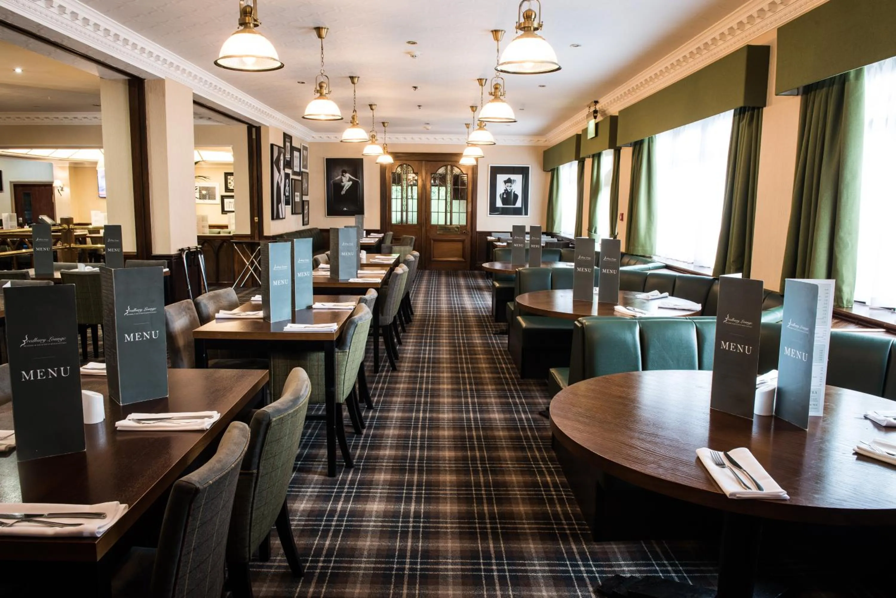 Lounge or bar, Restaurant/Places to Eat in Bredbury Hall Hotel