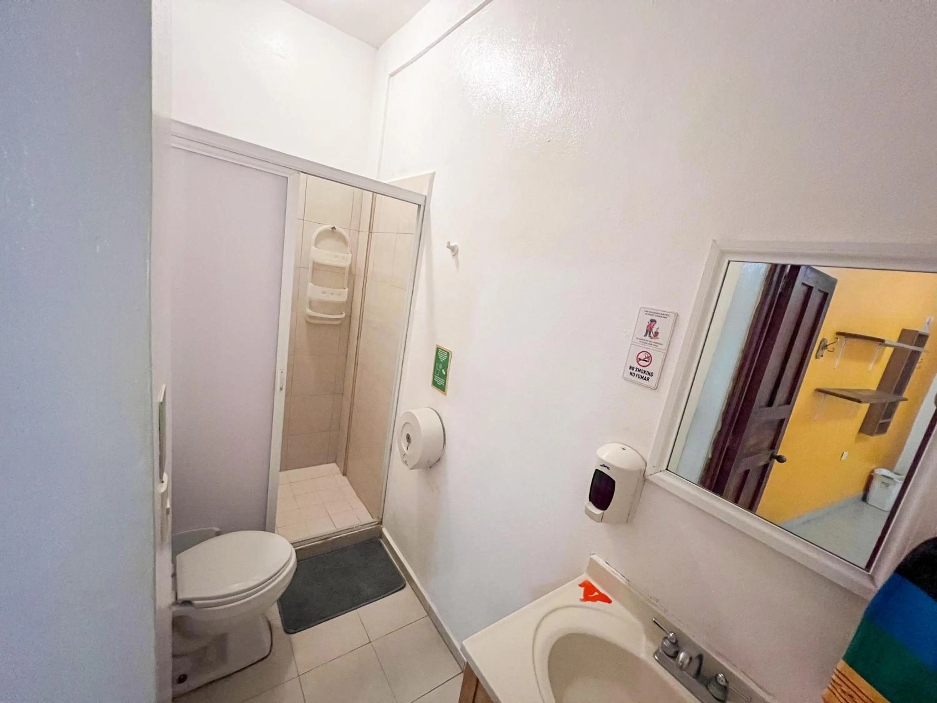 Bathroom in ITH Sayulita Amazing Surf Hostel