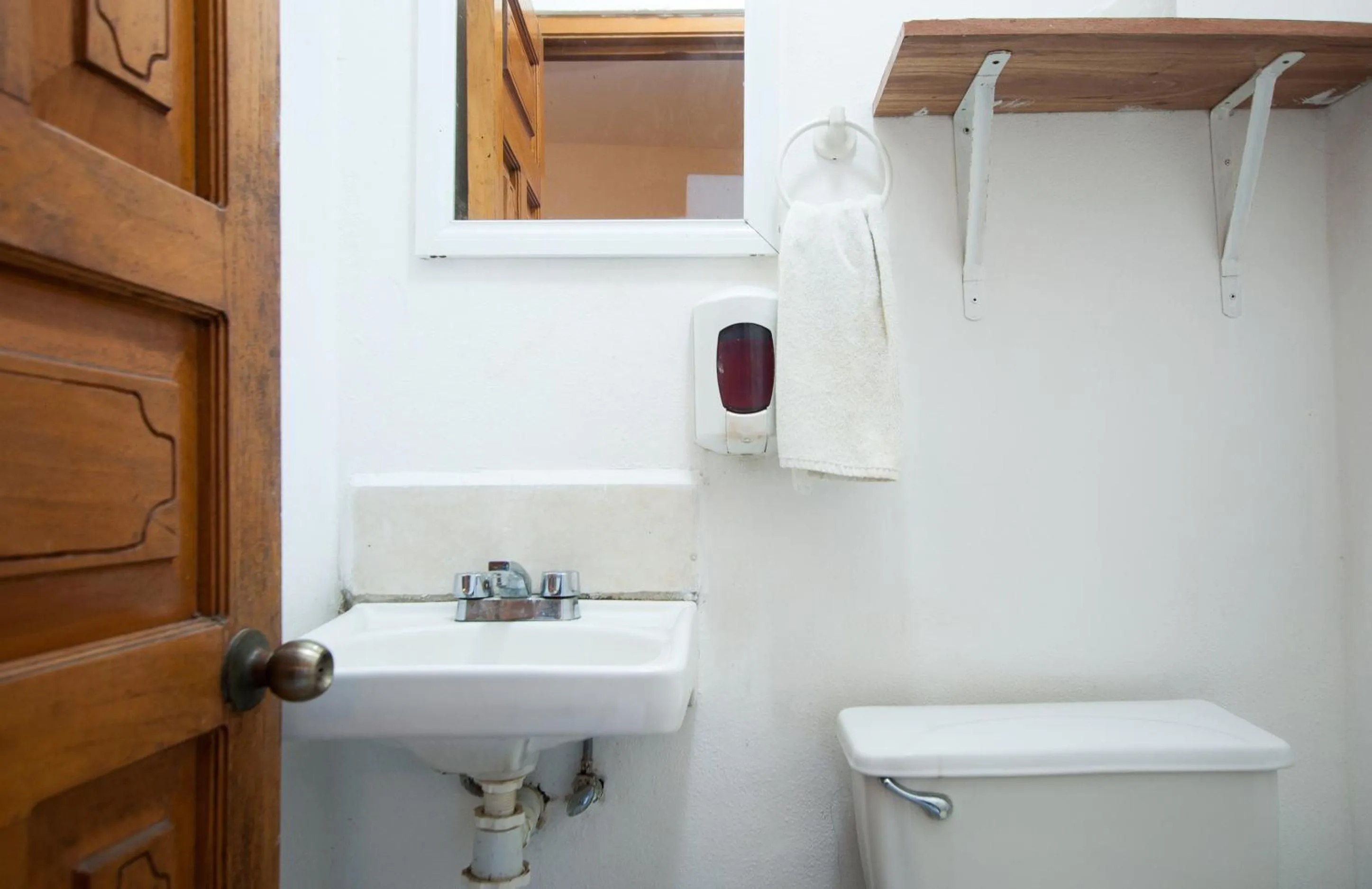 Bathroom in ITH Sayulita Amazing Surf Hostel