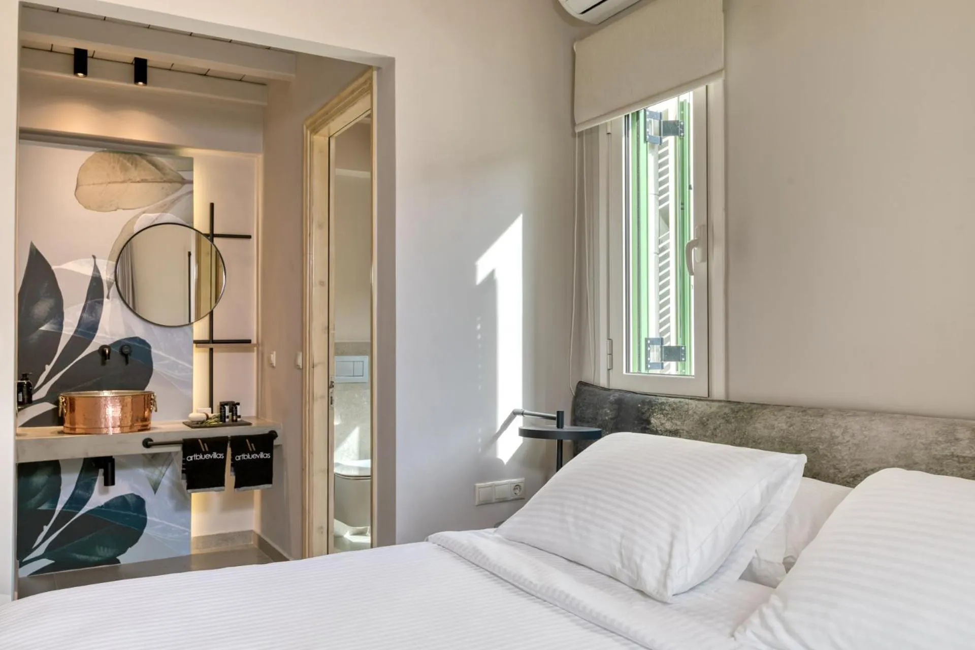 Decorative detail, Bed in Artblue Villas