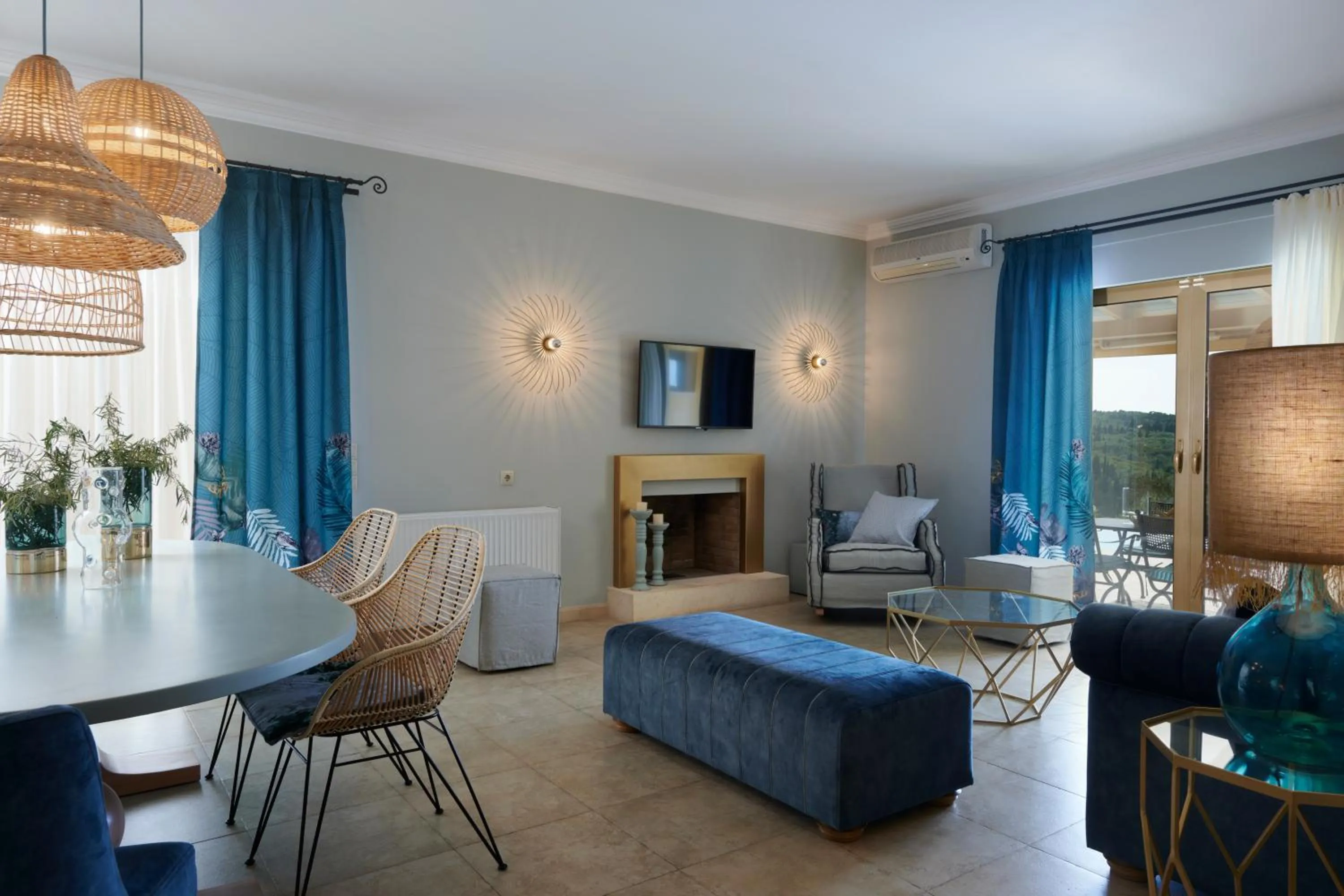 TV and multimedia in Artblue Villas