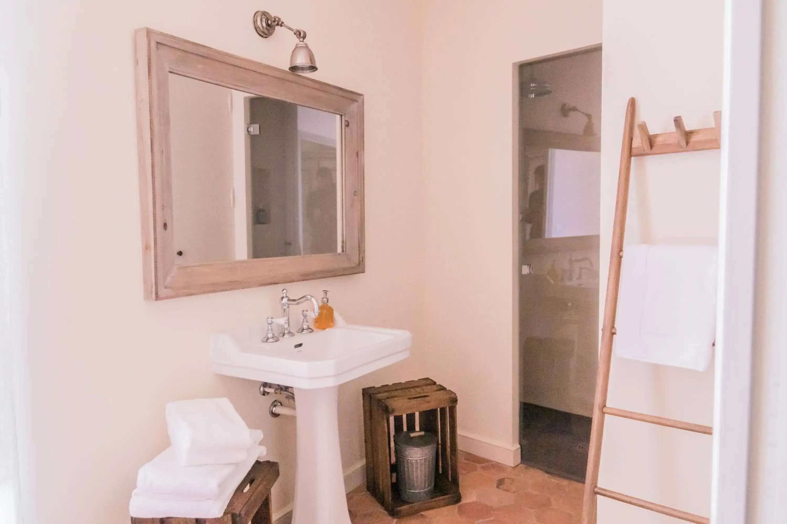 Standard Double Room in Château Saint Roux Le Luc-Le Cannet des Maures Standard Double Room in Château Saint Roux Le Luc-Le Cannet des Maures