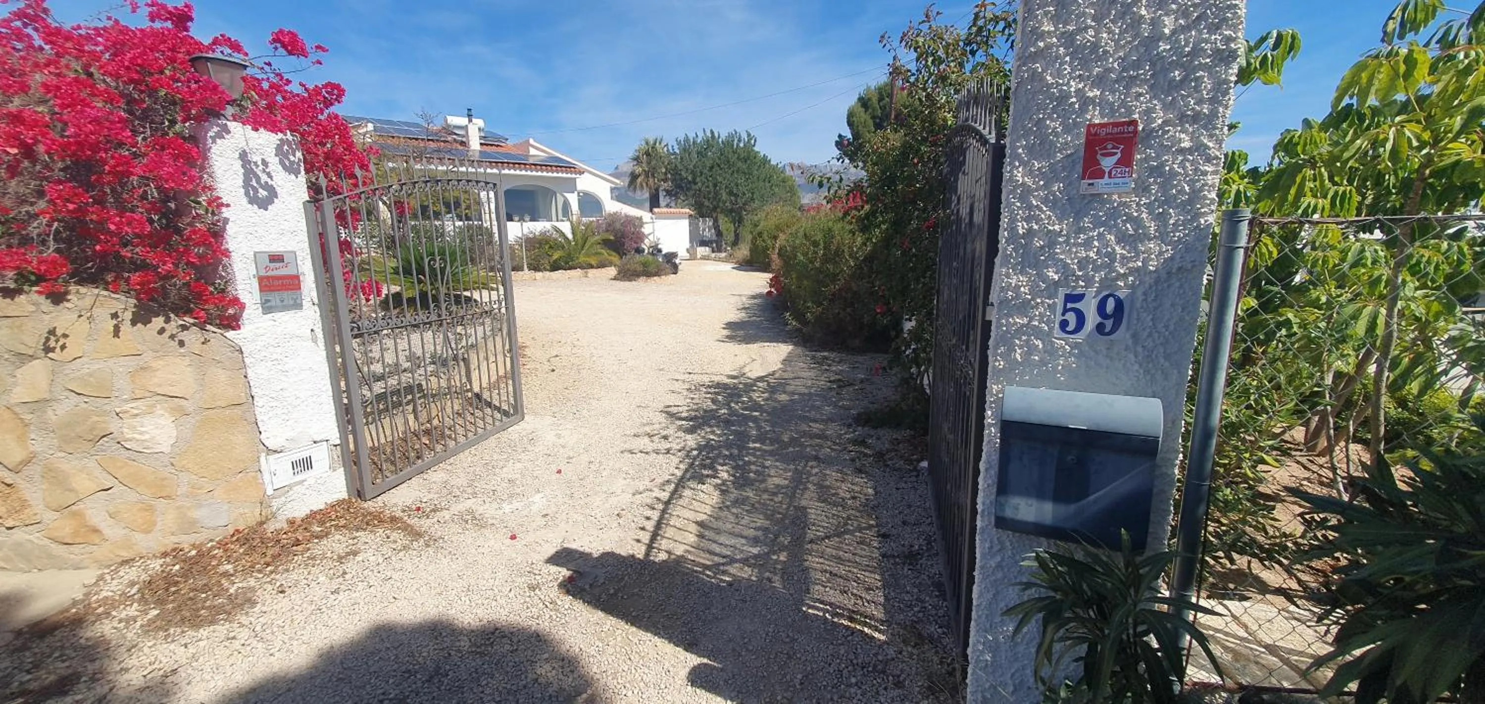 Parking in elparaiso-altea Apartment "Sylvia" ADULTS ONLY Bed & Borrel
