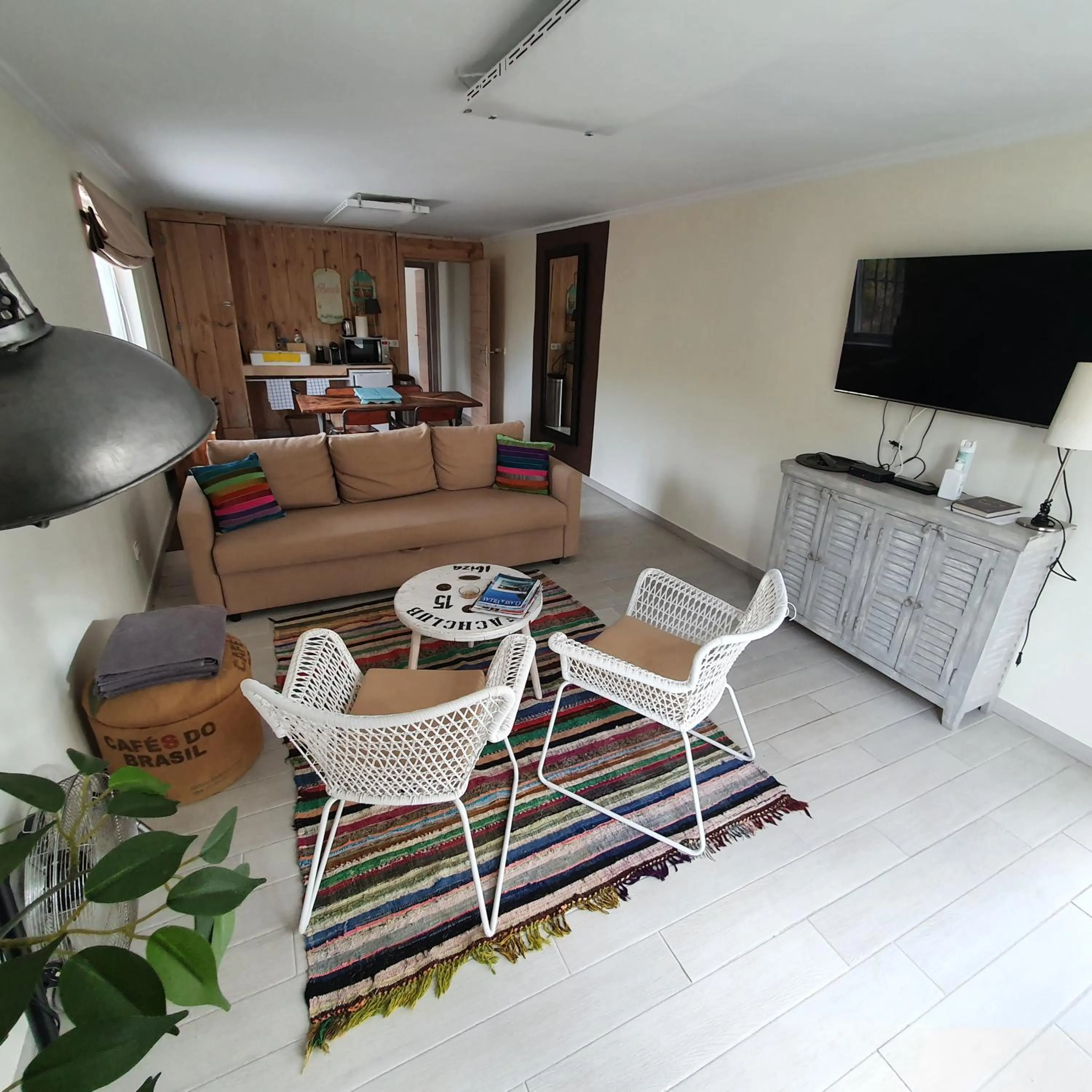 TV and multimedia in elparaiso-altea Apartment "Sylvia" ADULTS ONLY Bed & Borrel