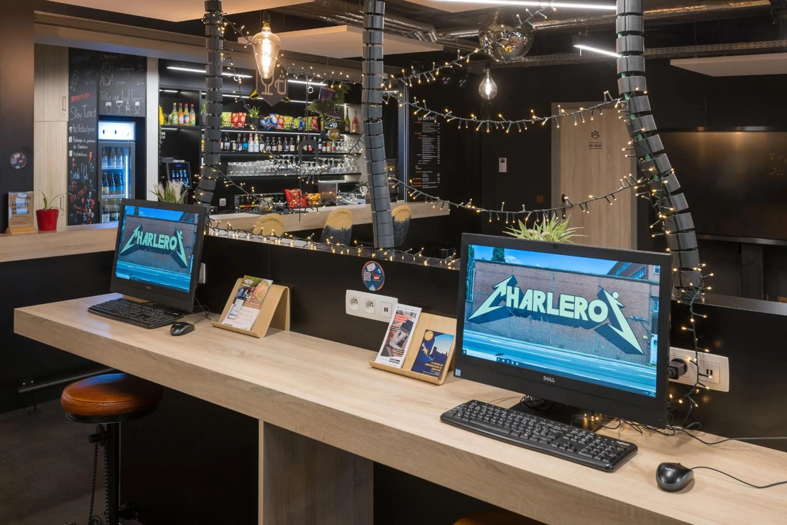 Lobby or reception in Auberge Jeunesse Charleroi Youth Hostel
