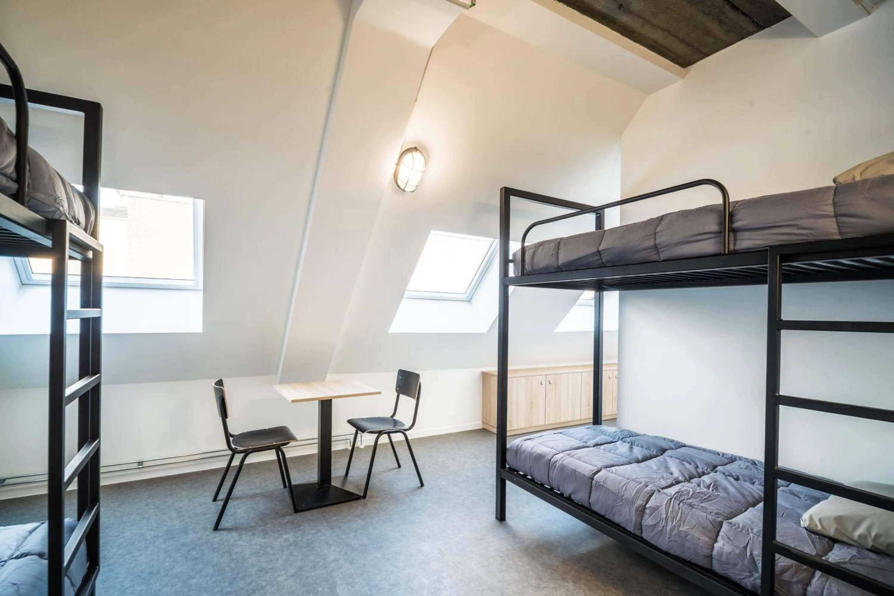 bunk bed, Bed in Auberge Jeunesse Charleroi Youth Hostel