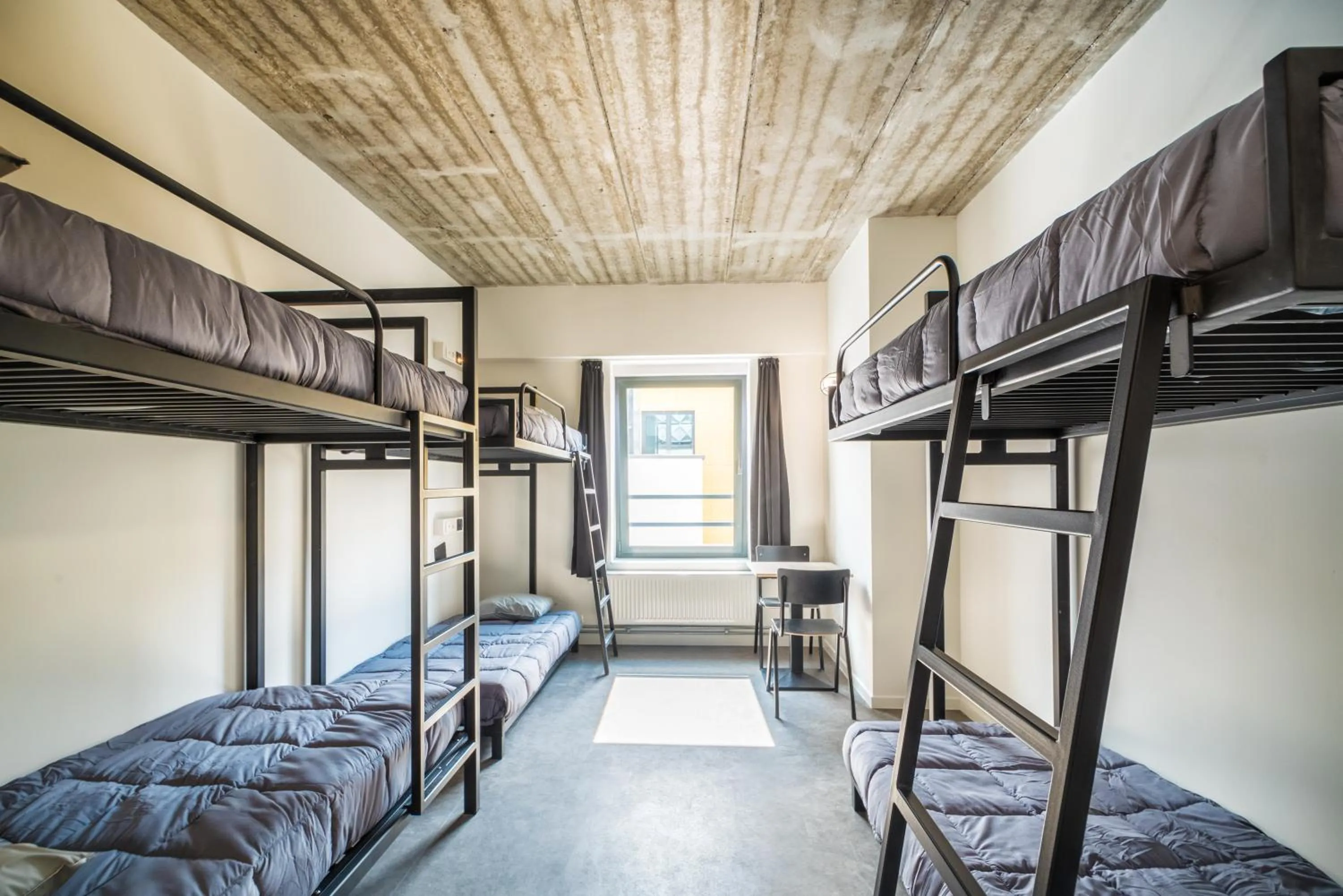 bunk bed, Bed in Auberge Jeunesse Charleroi Youth Hostel