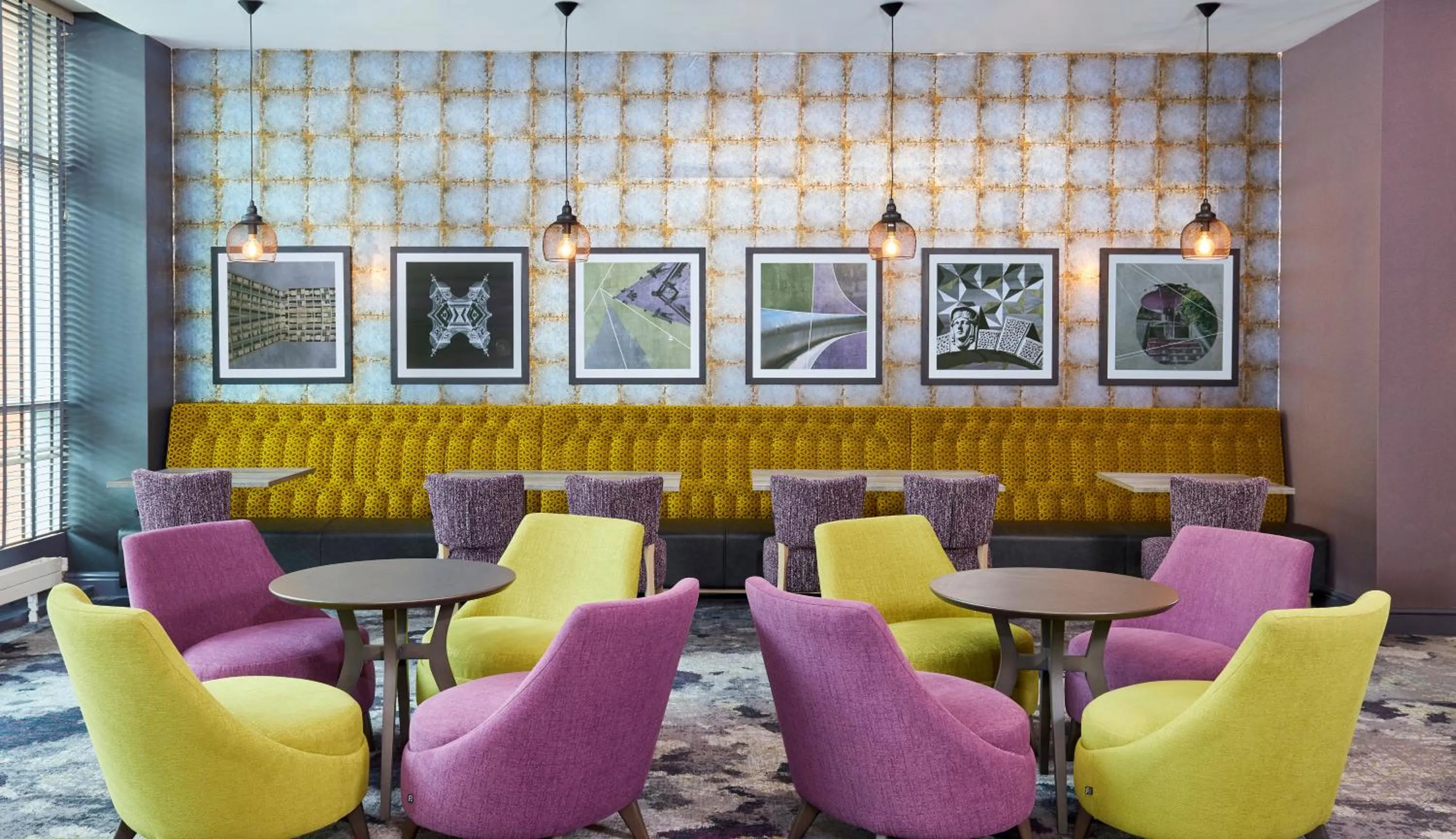 Lounge or bar in Leonardo Hotel Sheffield