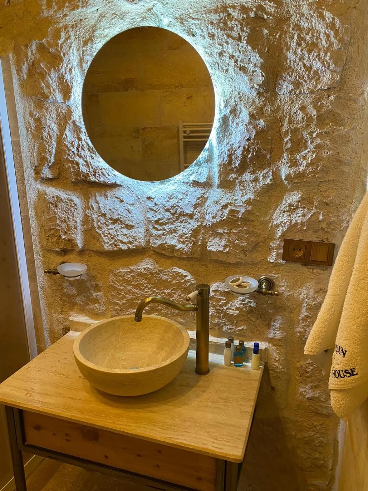 Bathroom in Çavuşin Cave House-Cappadocia