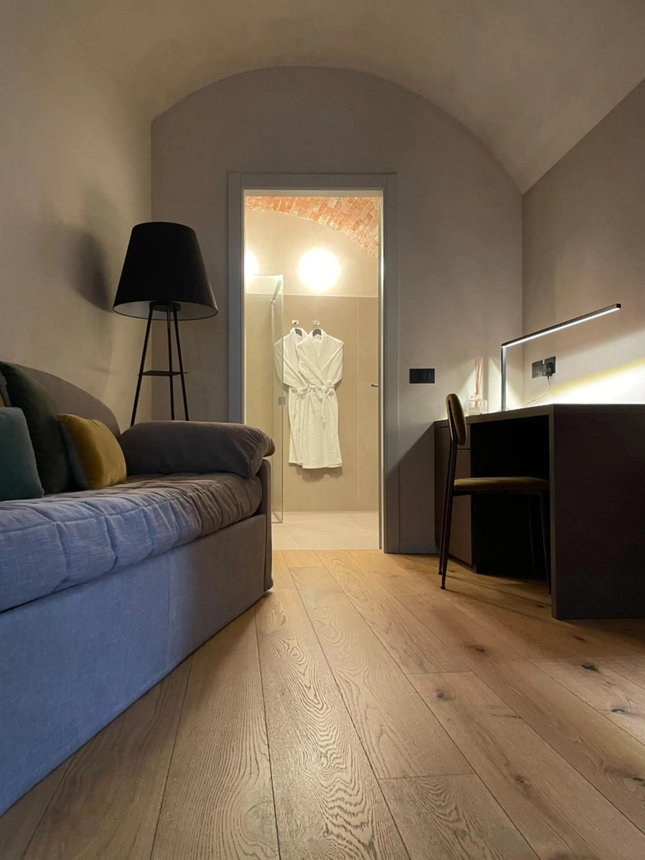 Photo of the whole room, Bed in Relais San Vigilio al Castello