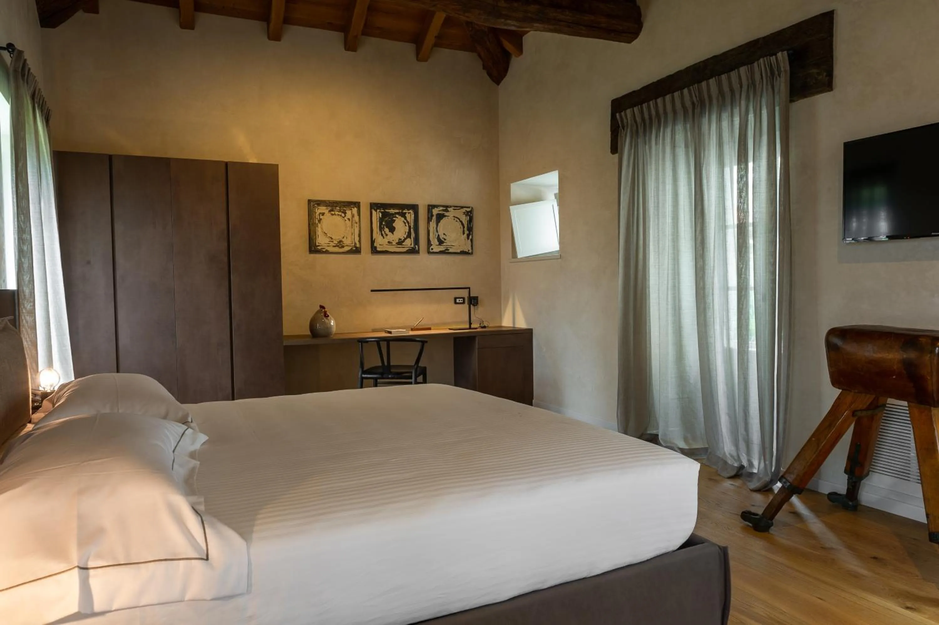 Photo of the whole room, Bed in Relais San Vigilio al Castello
