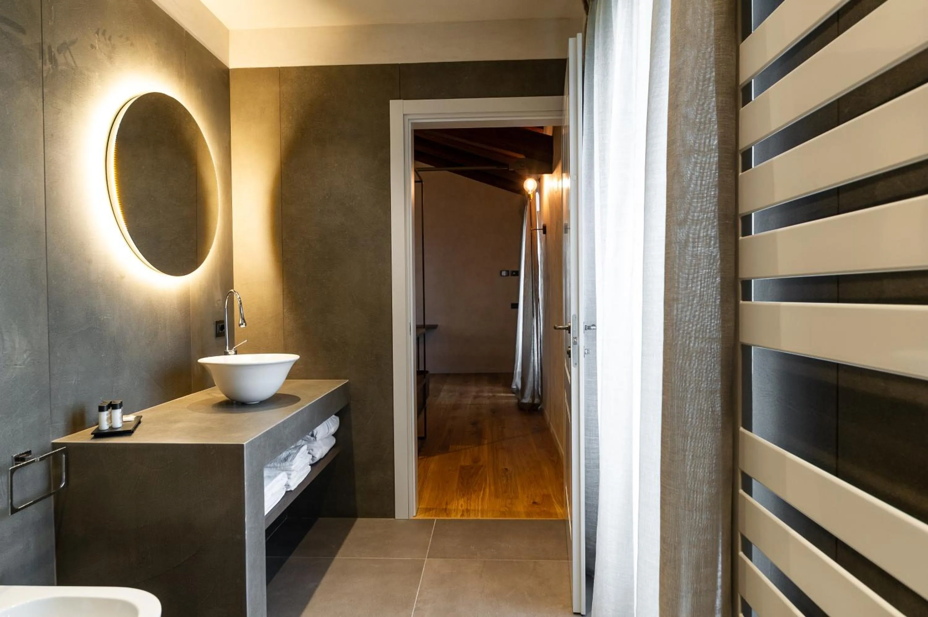 Bathroom in Relais San Vigilio al Castello