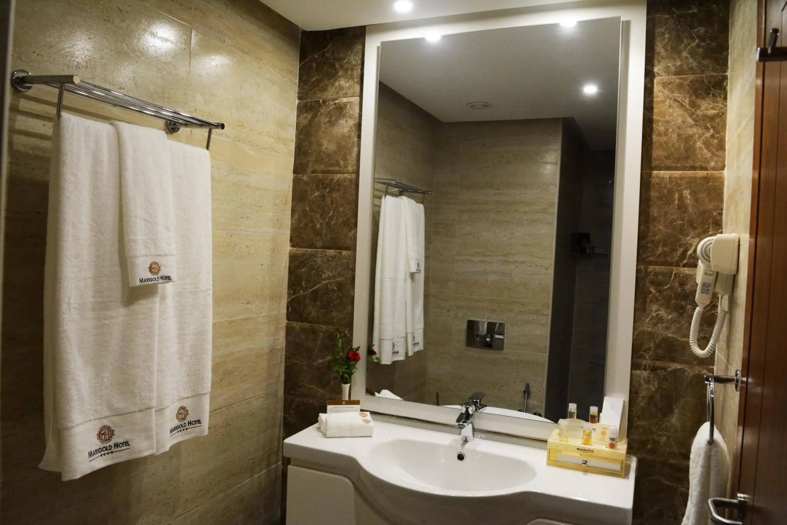 Deluxe Triple Room in Marigold Hotel Deluxe Triple Room in Marigold Hotel