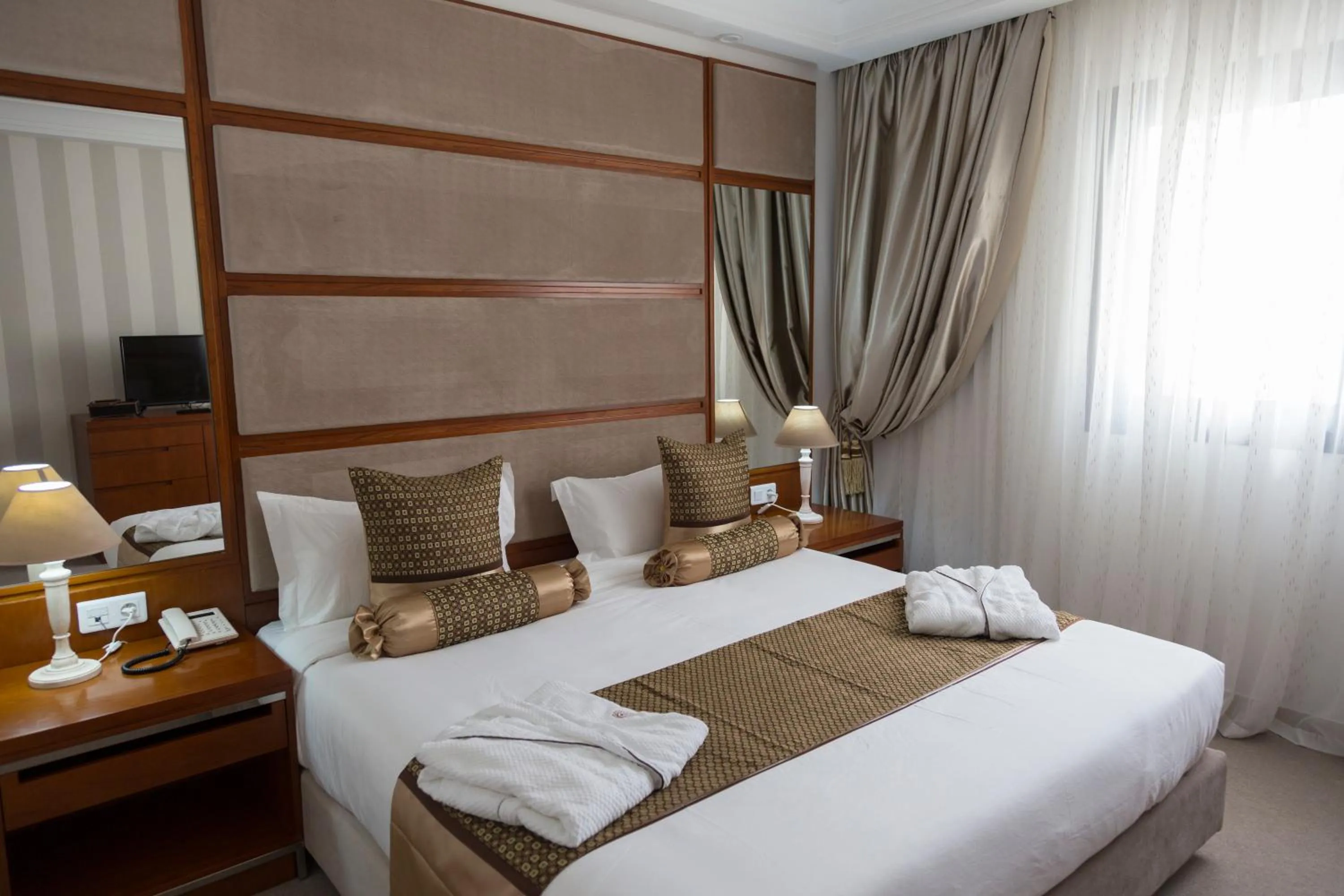 Bed in Marigold Hotel