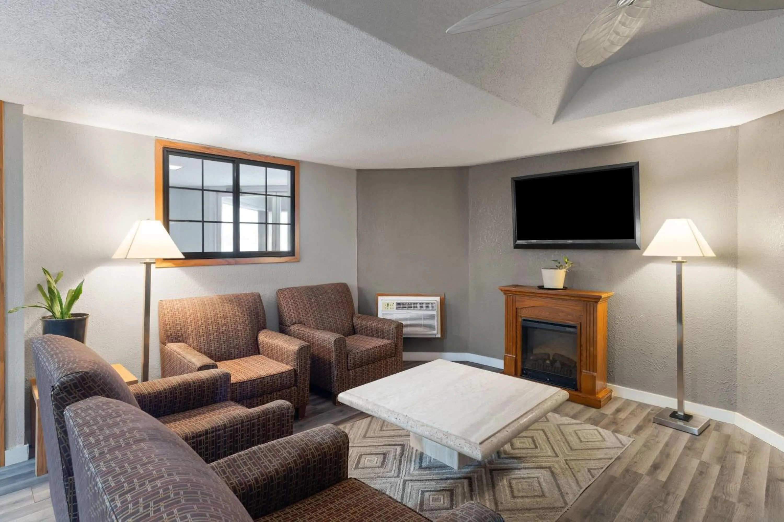 Lobby or reception in Sauk River Inn & Suites, a Travelodge by Wyndham