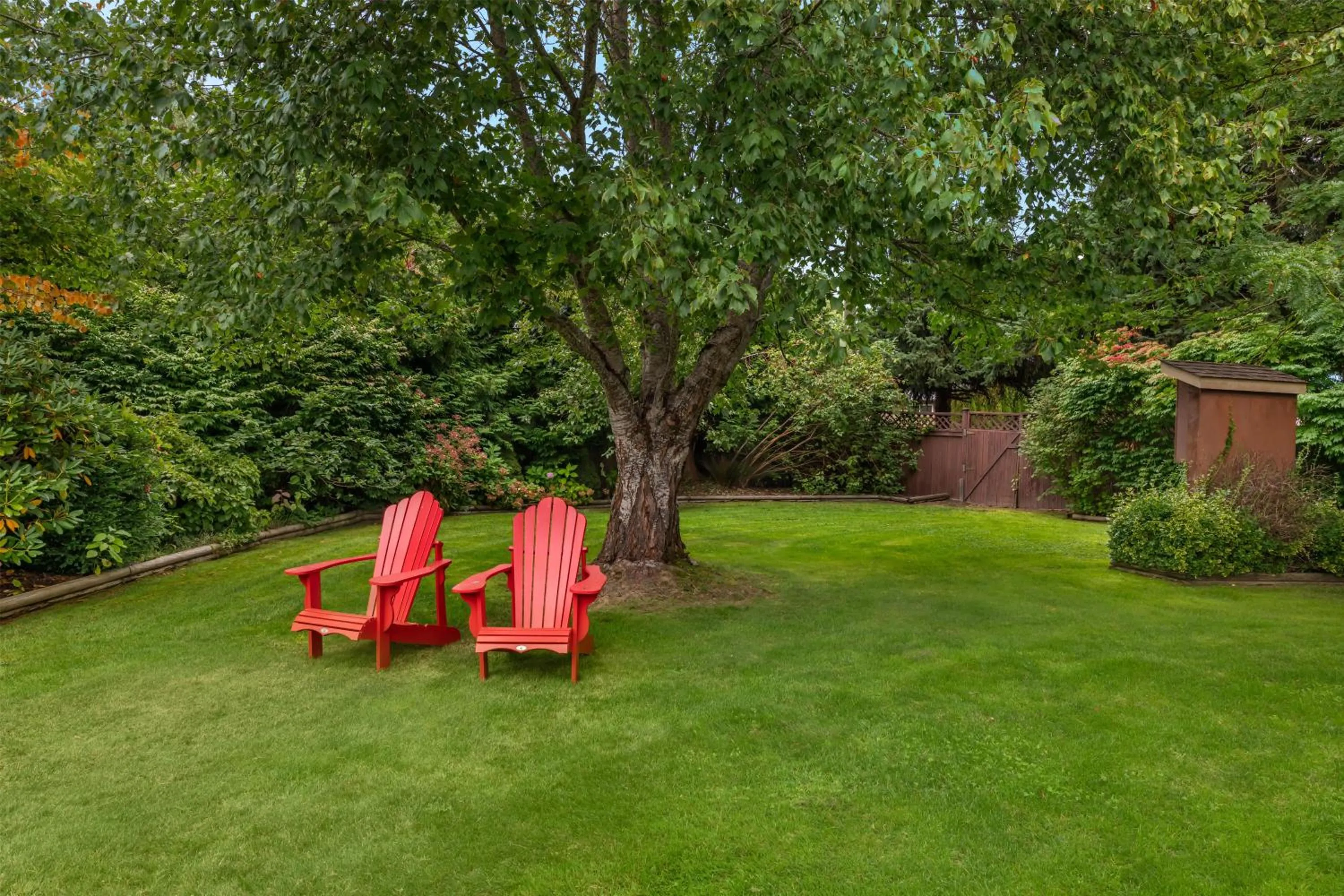 Property building in Best Western Sicamous Inn