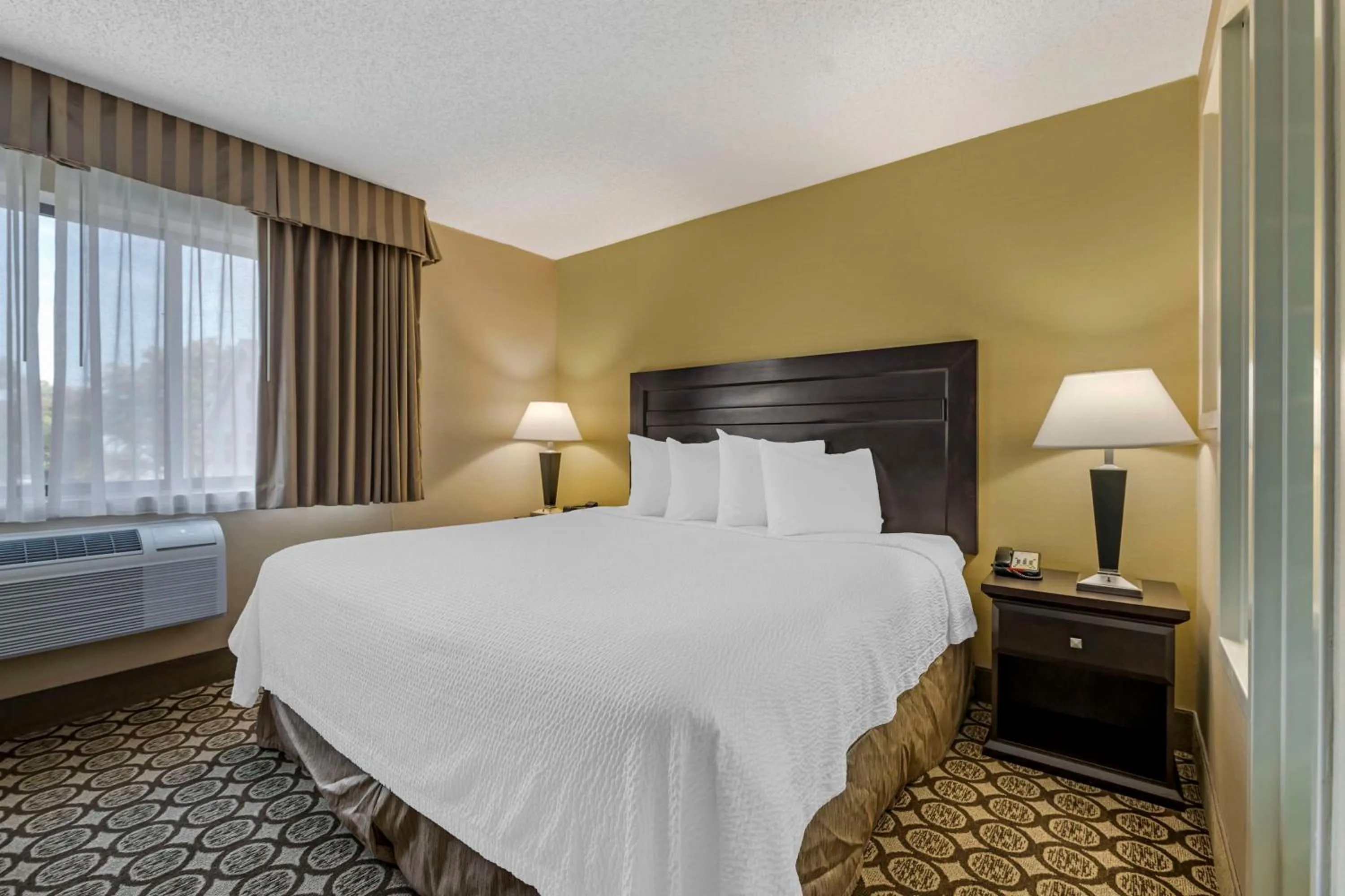 Bedroom, Bed in Best Western Plus InnTowner Madison