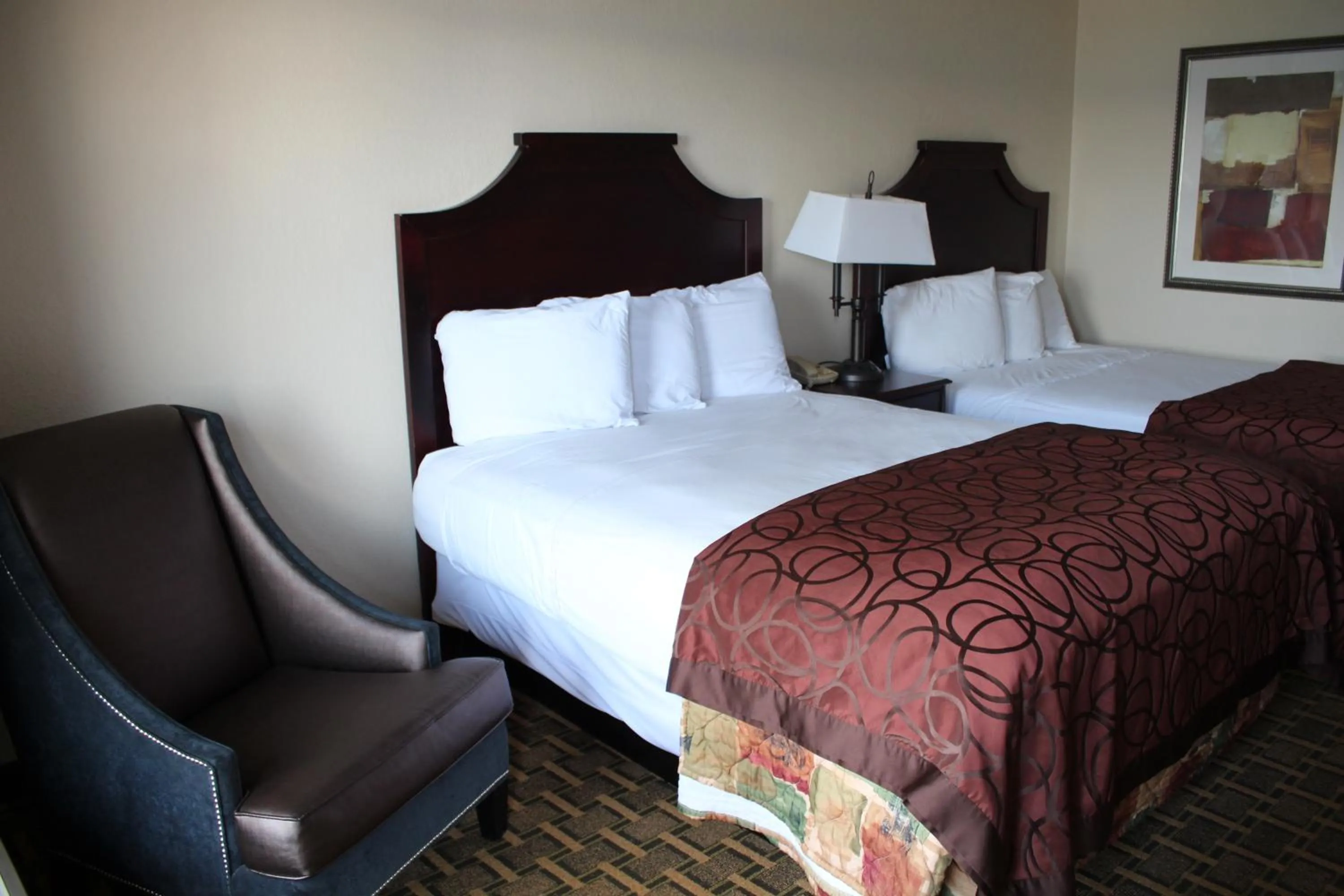 Bed in Economy Inn - Statesville