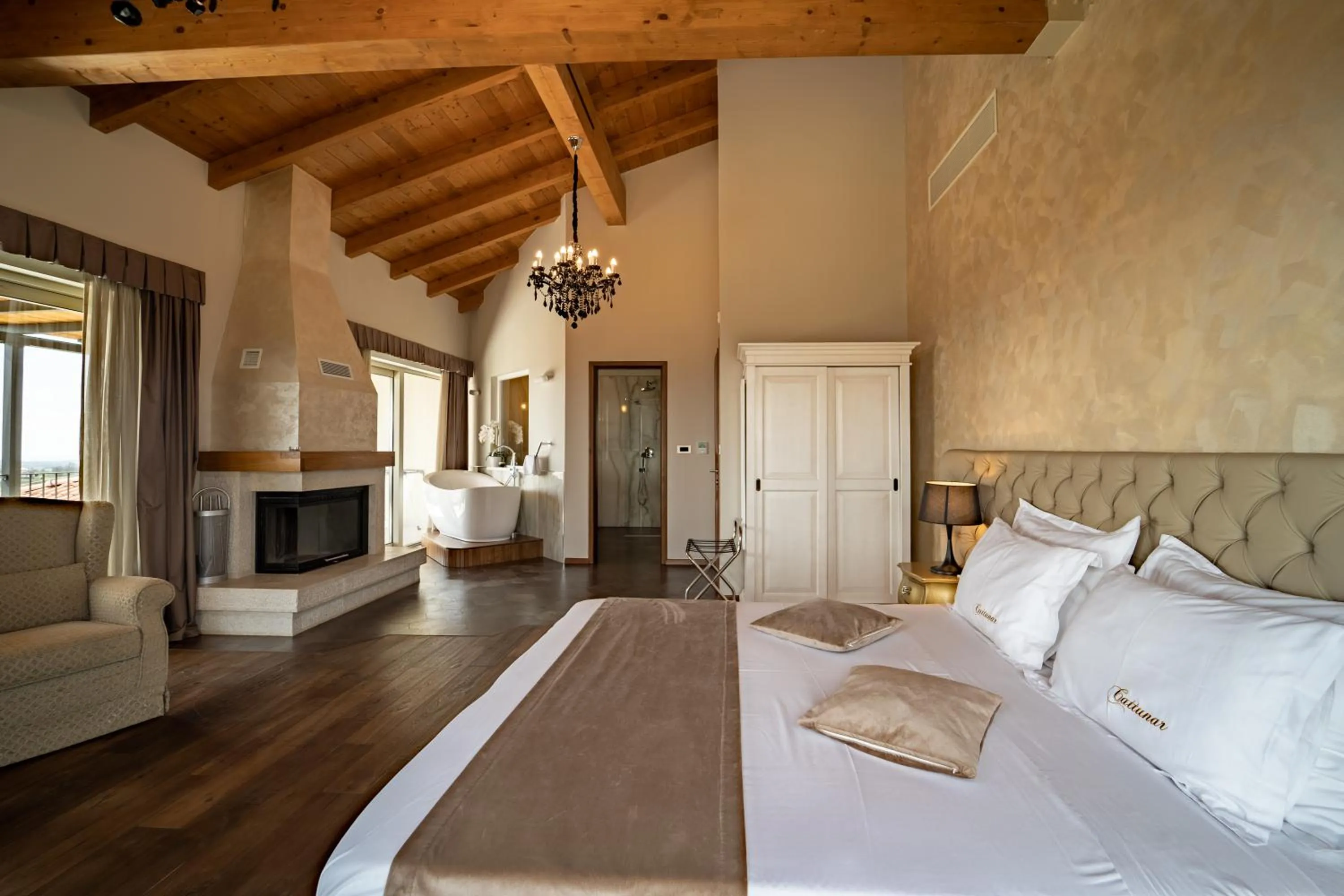 Bedroom, Bed in Wine Residence Cattunar