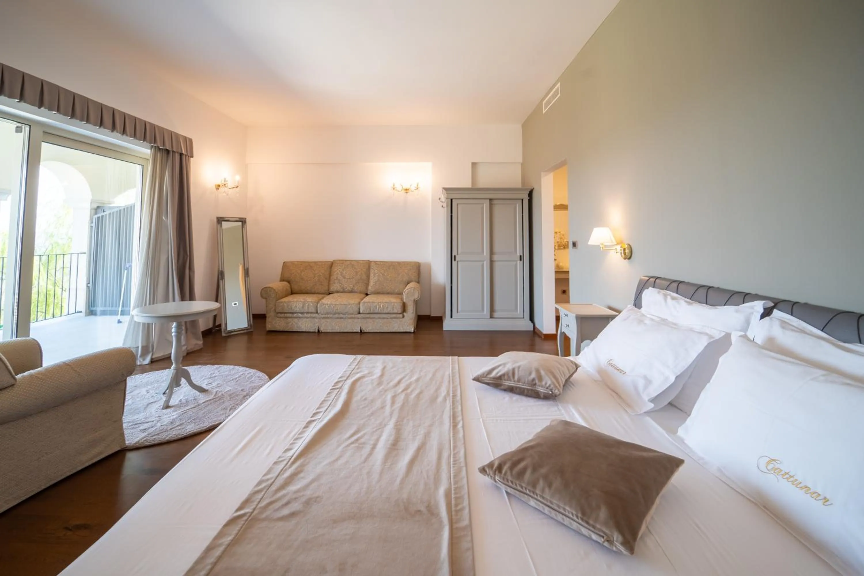 Bedroom, Bed in Wine Residence Cattunar