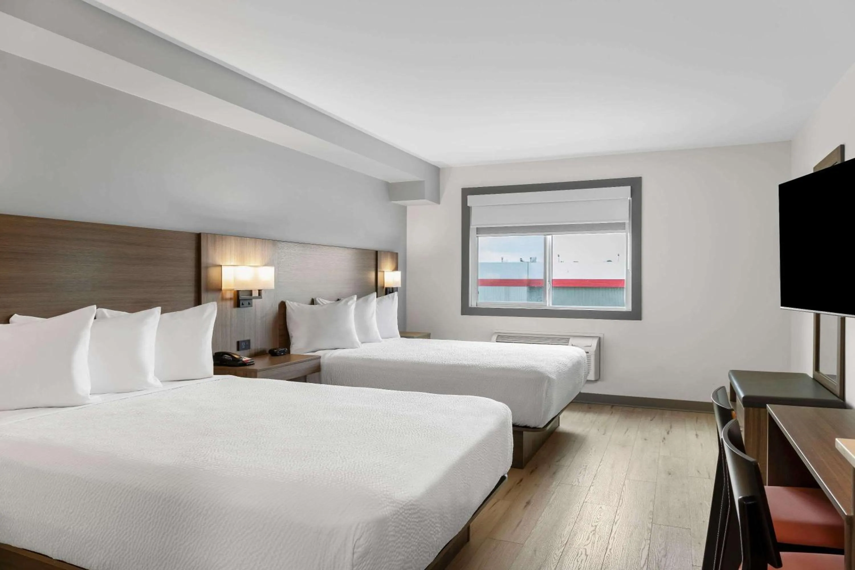 Bed in Days Inn by Wyndham Steinbach