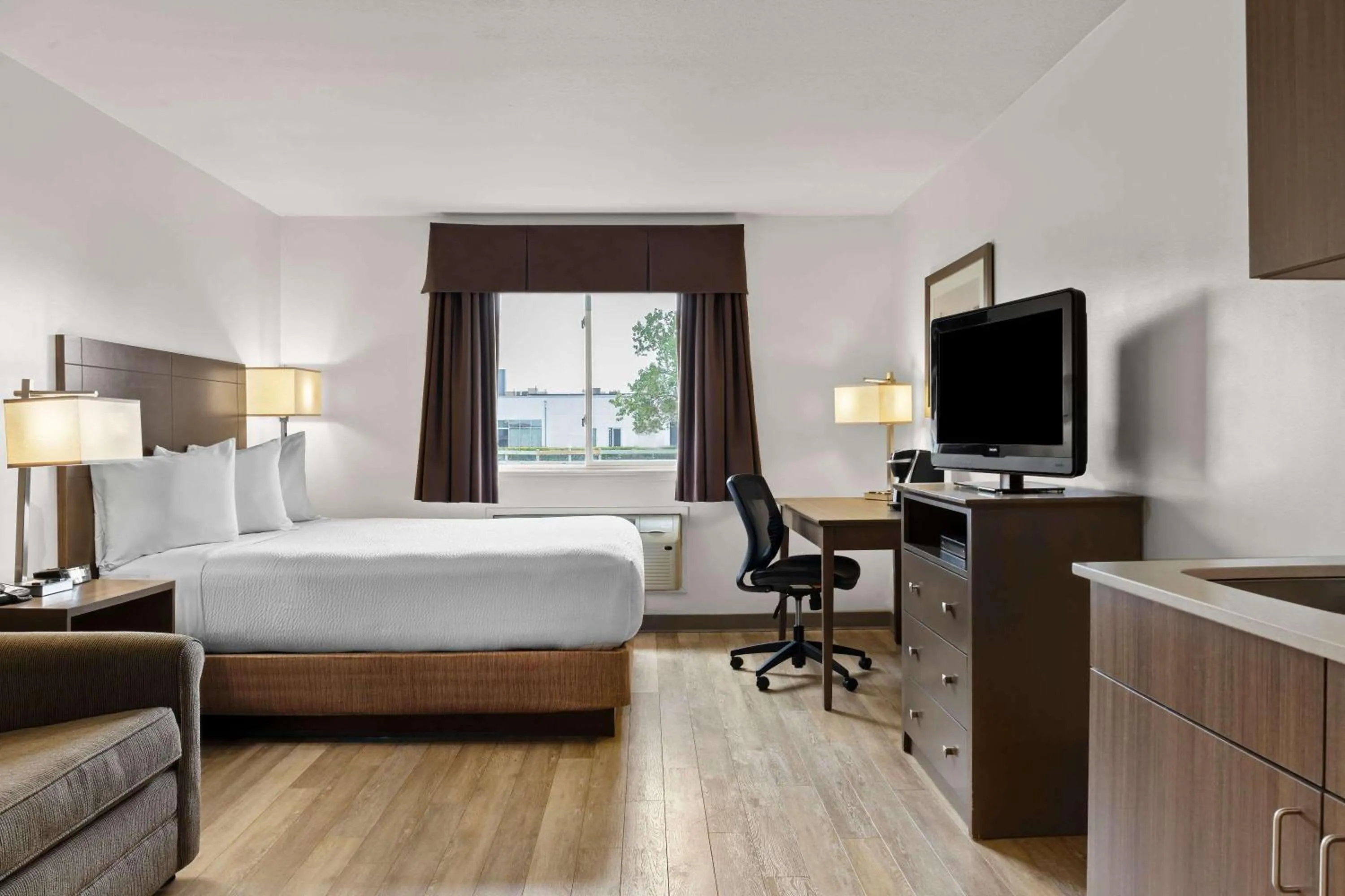 Bed in Days Inn by Wyndham Steinbach