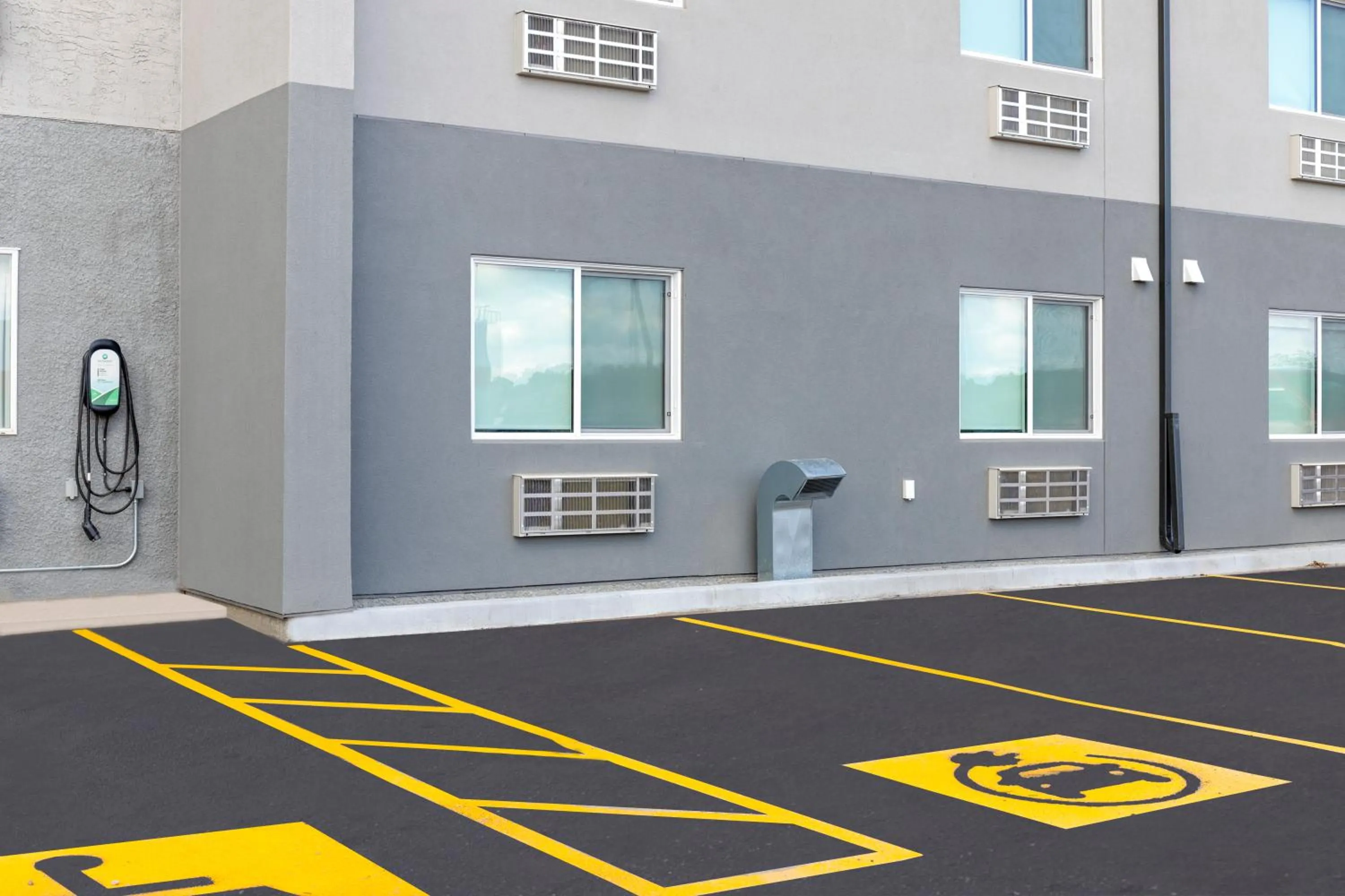 Parking in Days Inn by Wyndham Steinbach