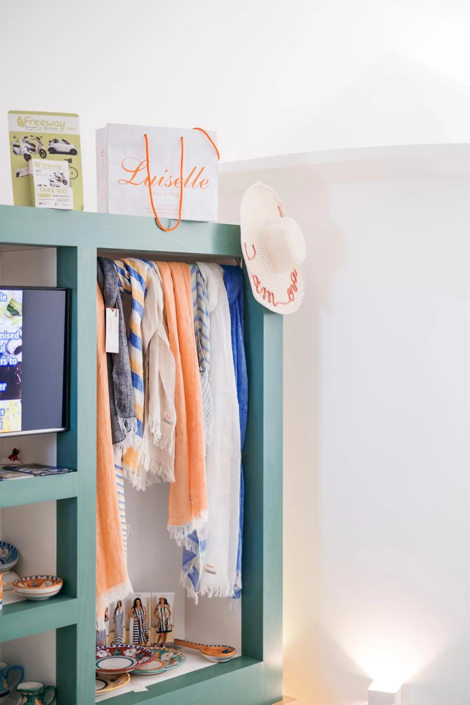 On-site shops in Luiselle Charming Accommodation Sorrento City Center