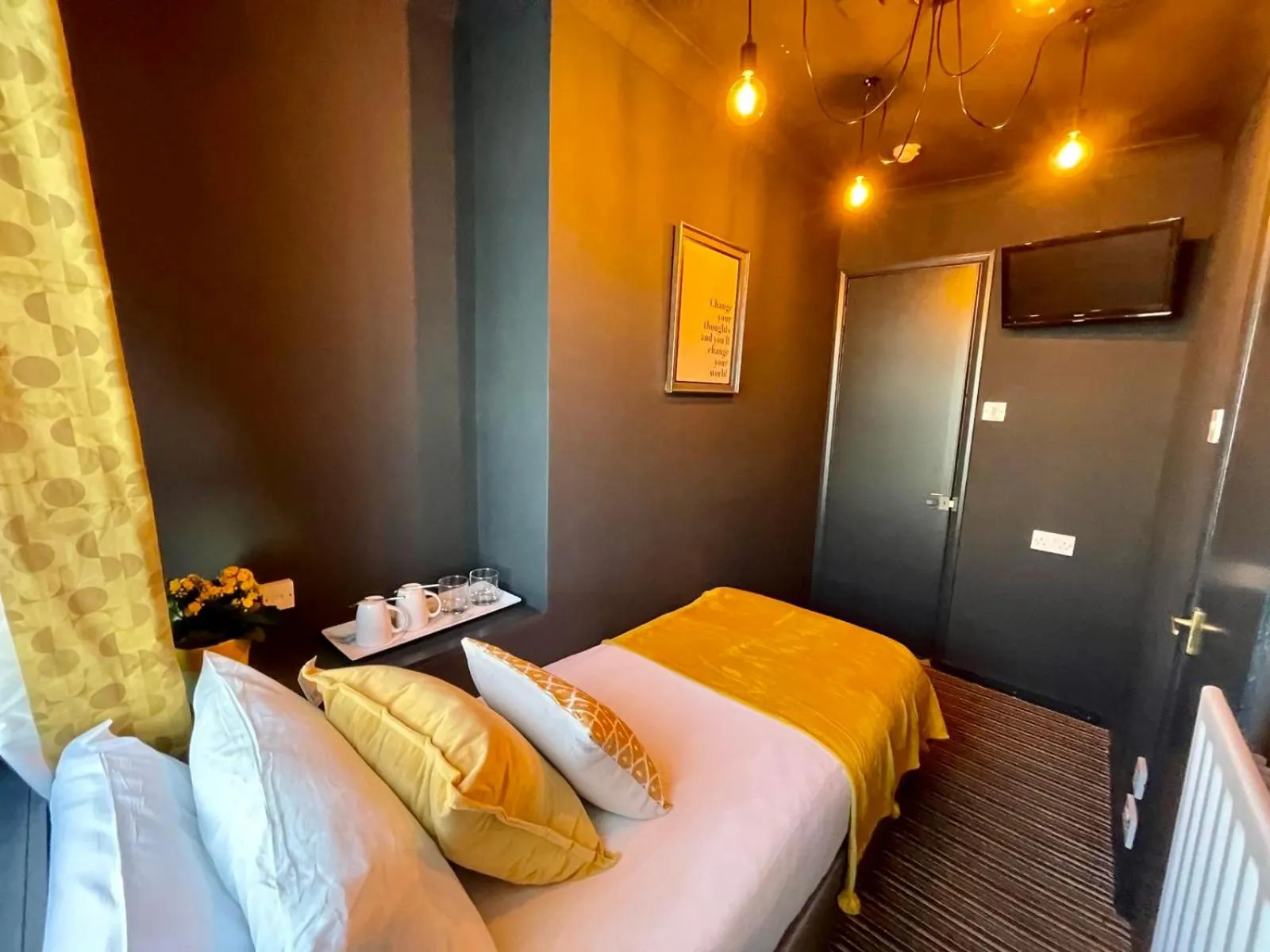 Bed in Brighton Black Hotel Kemptown