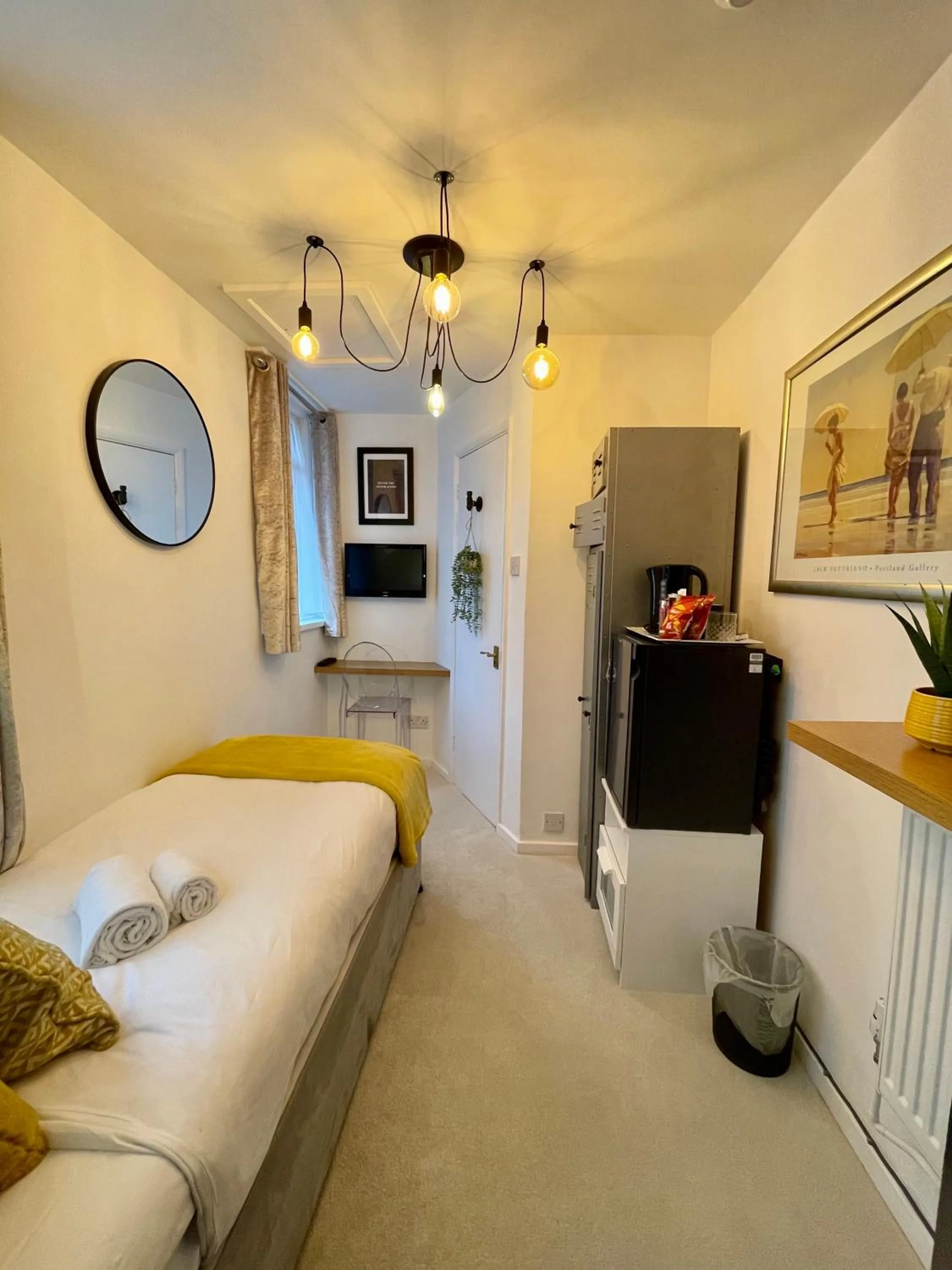 Shower, Bed in Brighton Black Hotel Kemptown