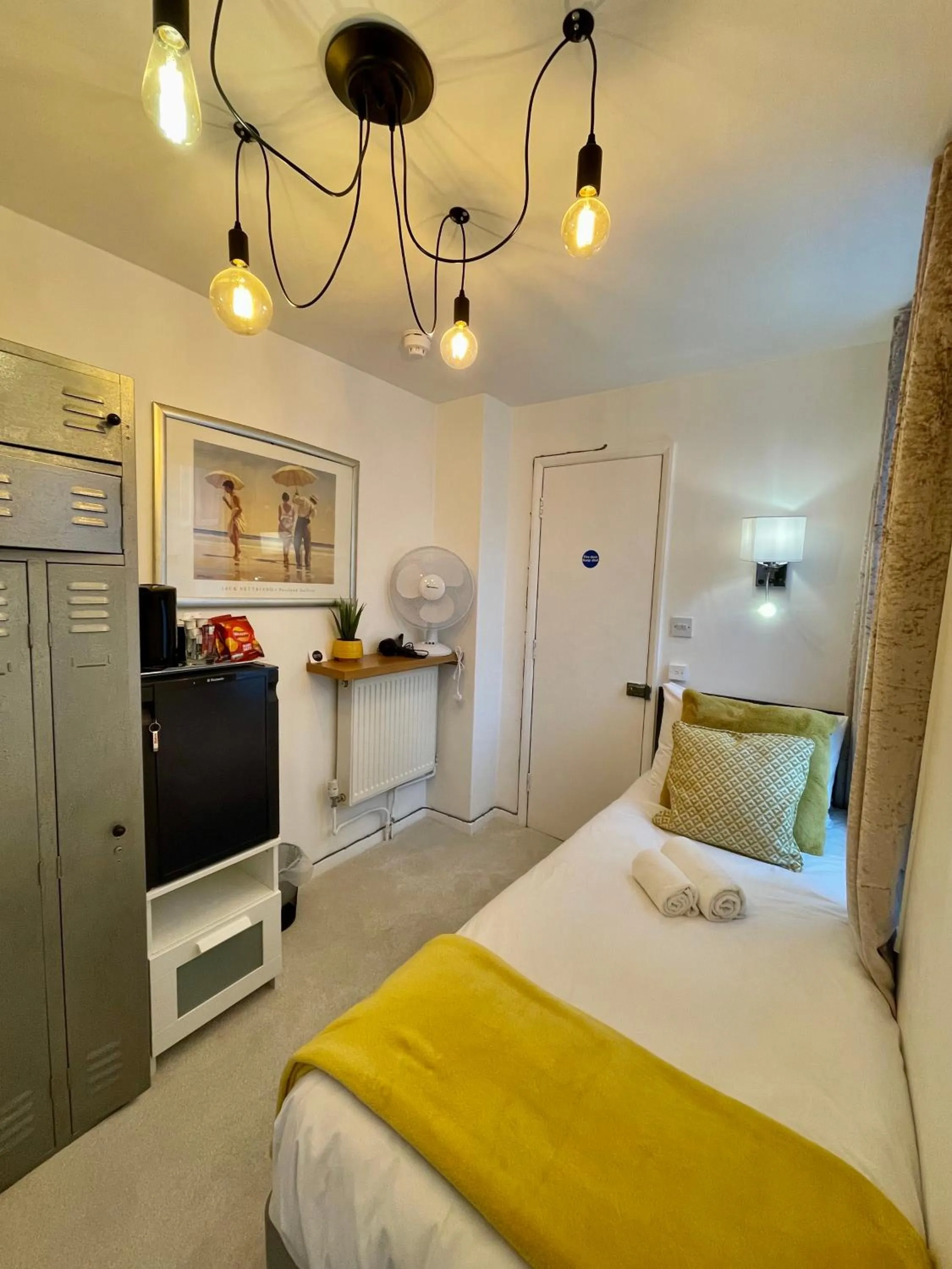 Bed in Brighton Black Hotel Kemptown