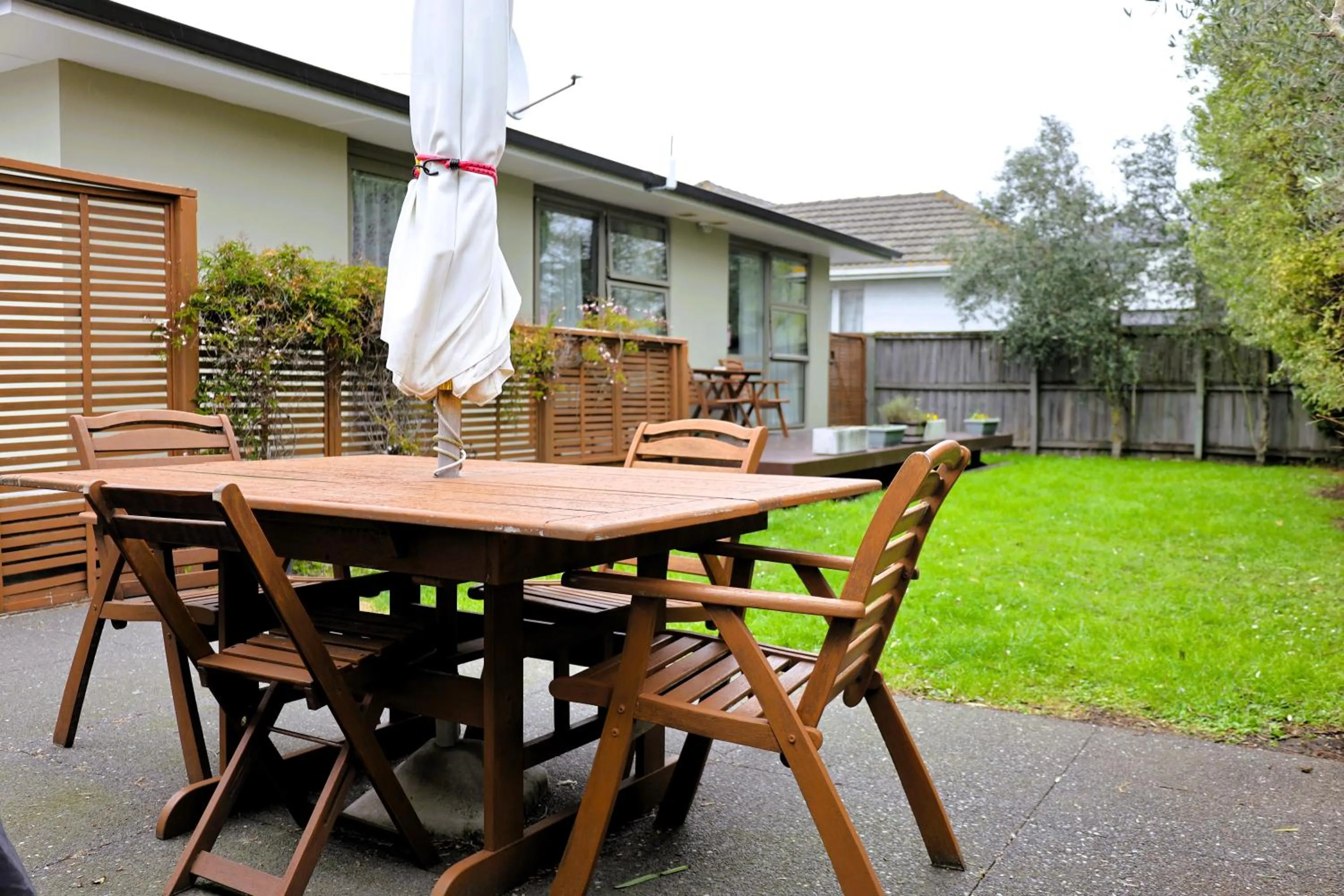 Patio in TOWER JUNCTION MOTOR LODGE - Airport and Christchurch railway station Shuttle Service