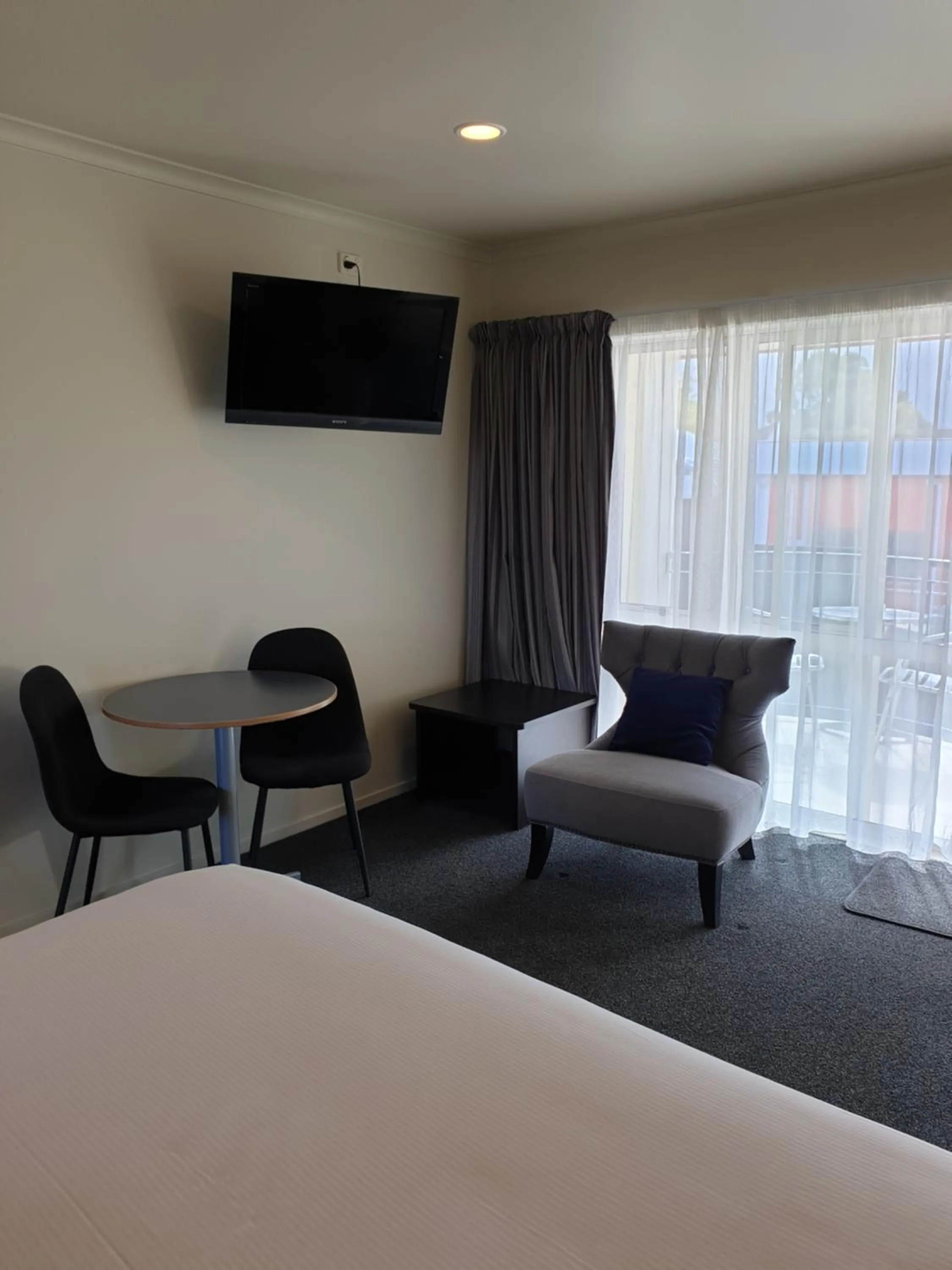 Property building, Bed in Northcote Motor Lodge