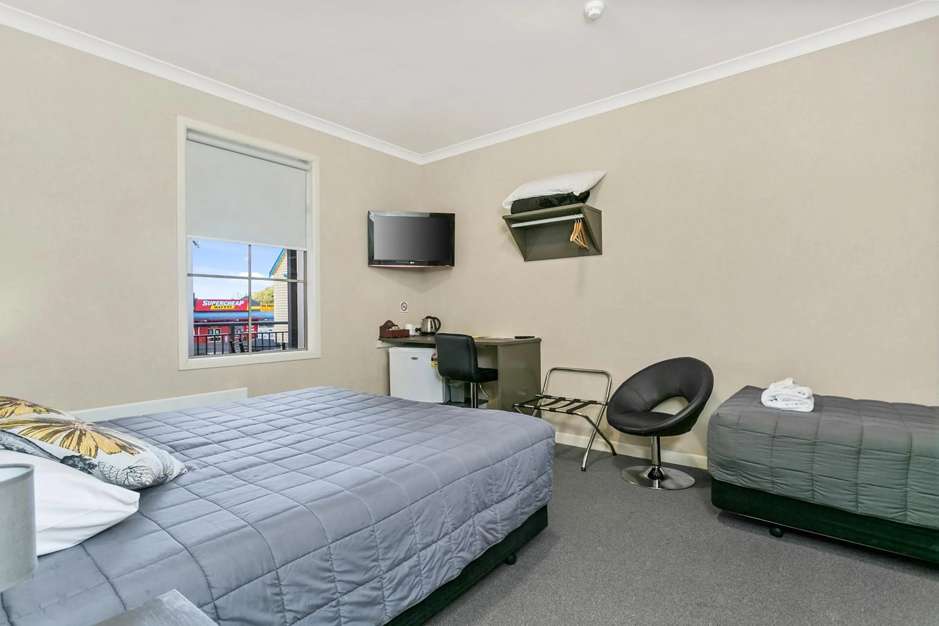 Executive King Room in No 1 Motels