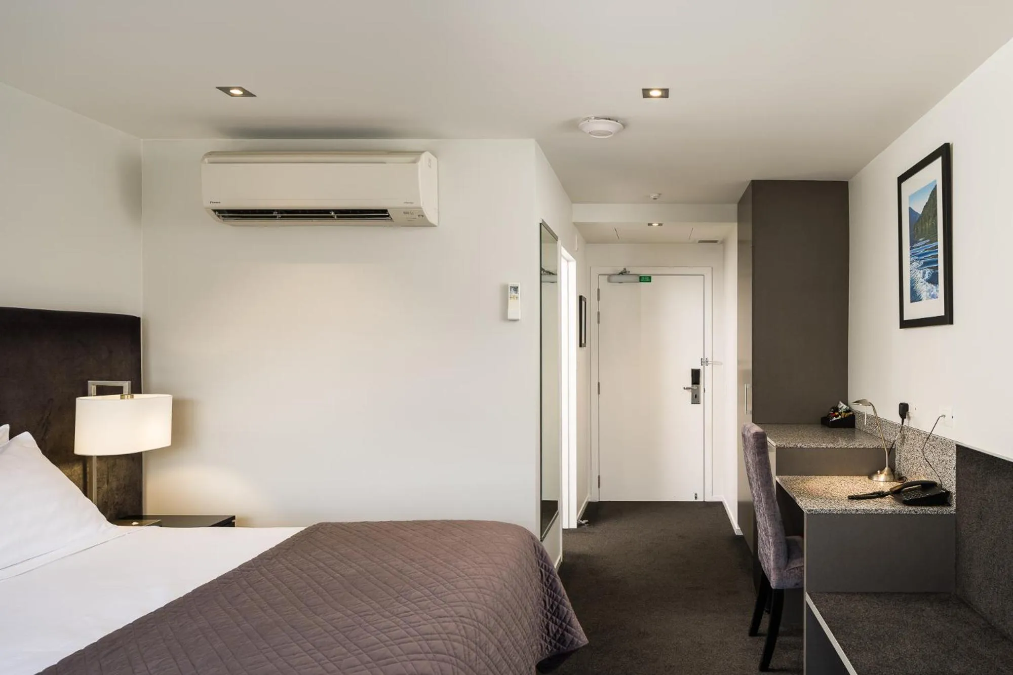 Bedroom, Bed in Carnmore Chateau Marlborough