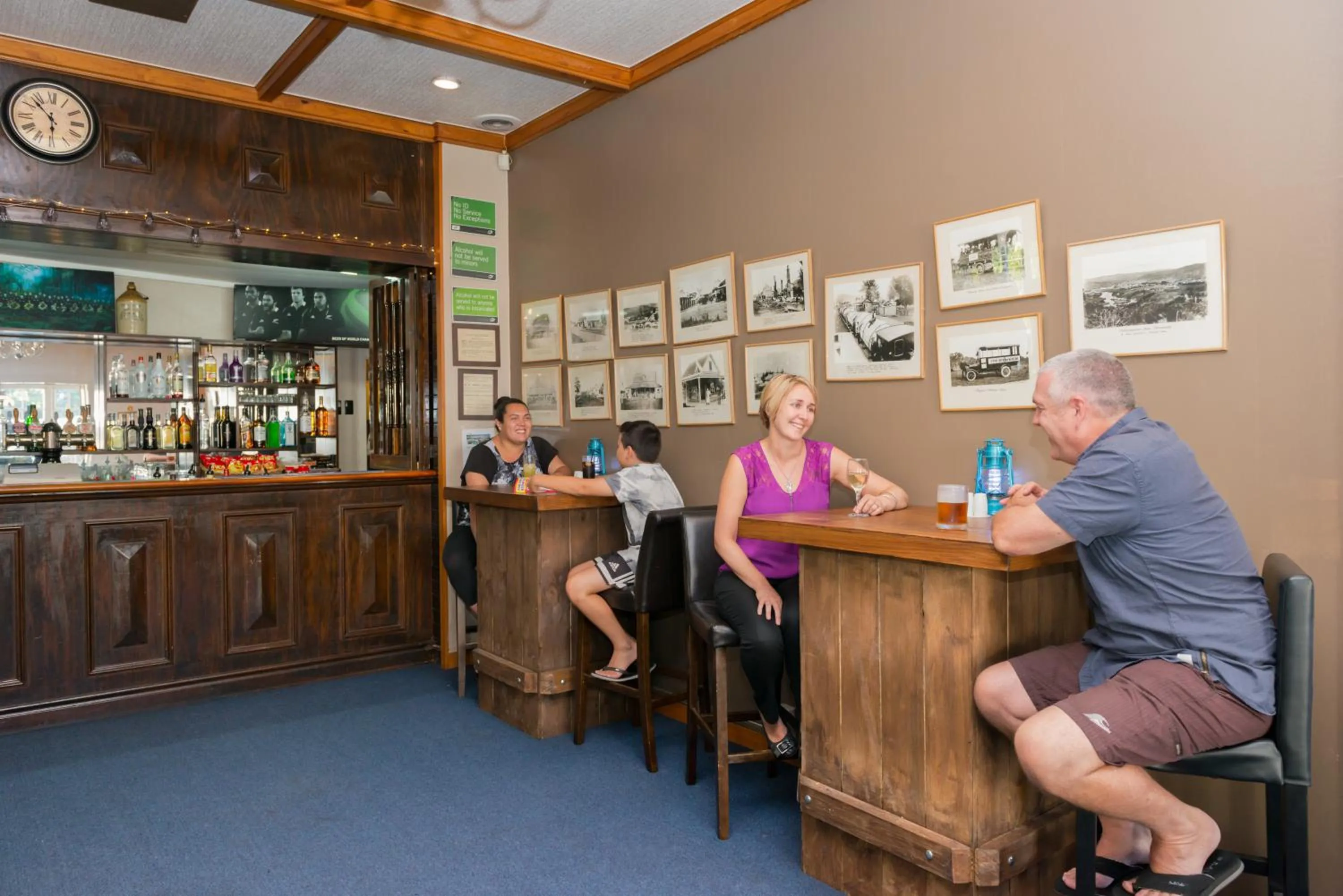 Lounge or bar in Discovery Settlers Hotel