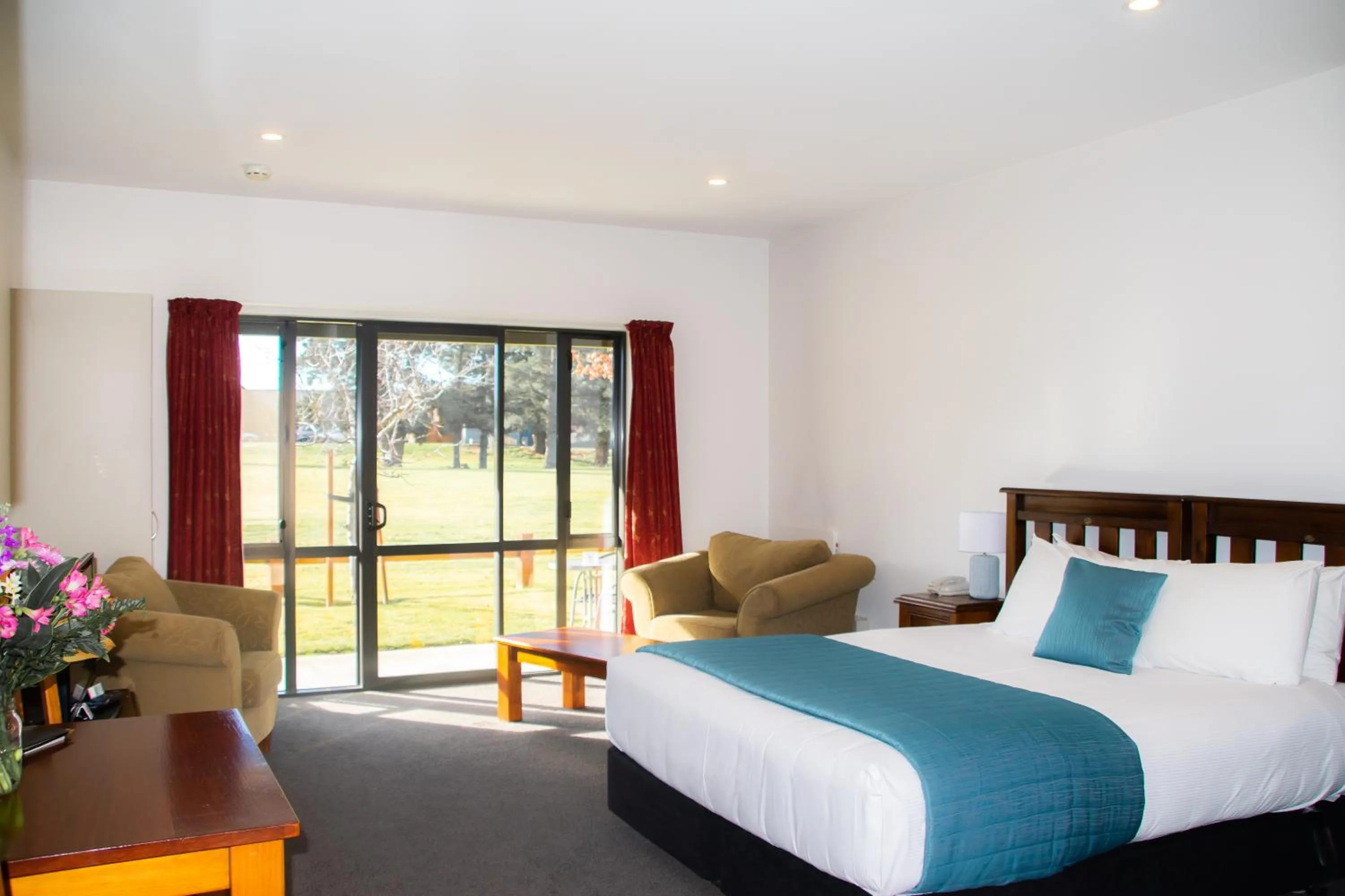 Bed in Carrick Lodge Motel