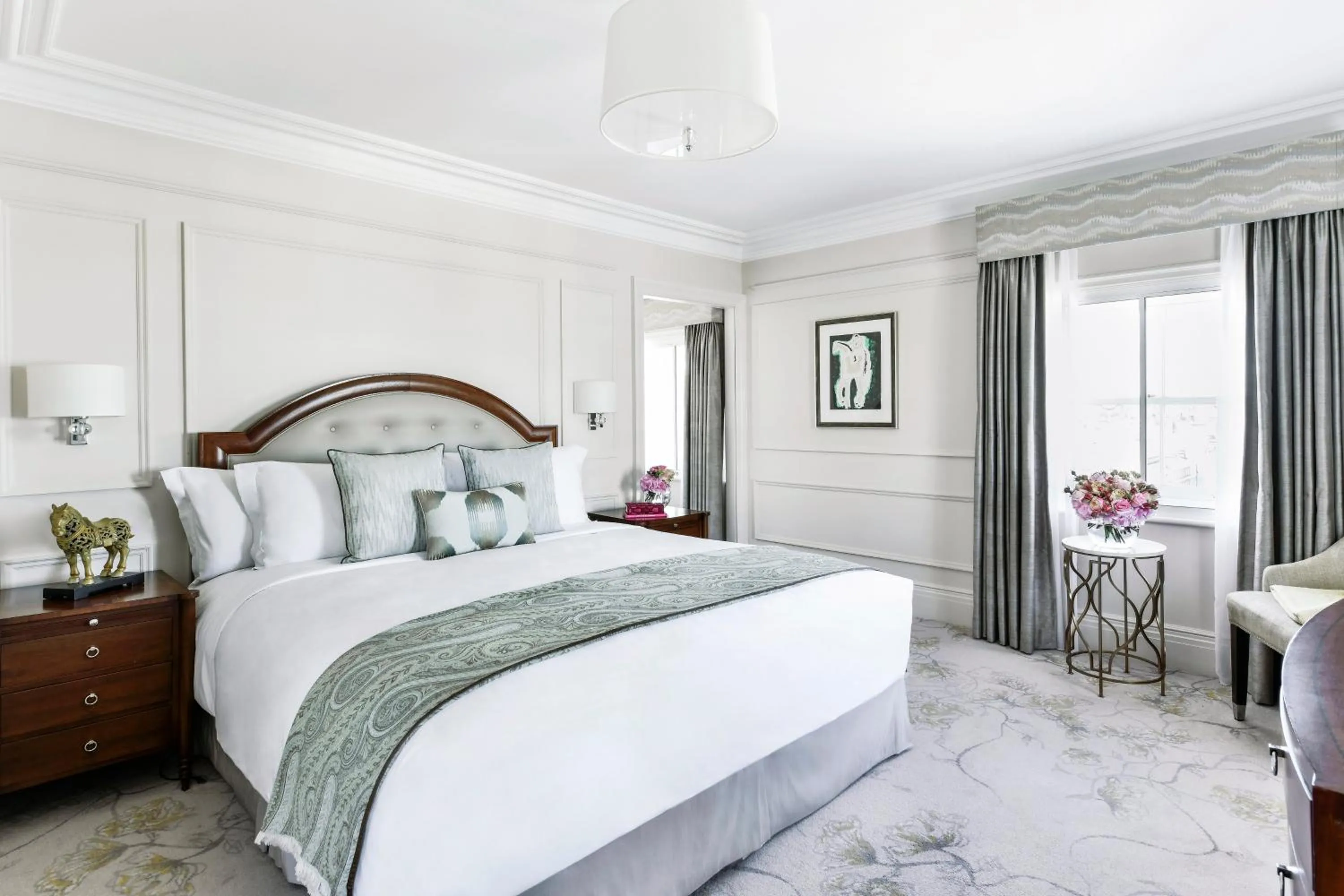 Bedroom, Bed in The Langham London