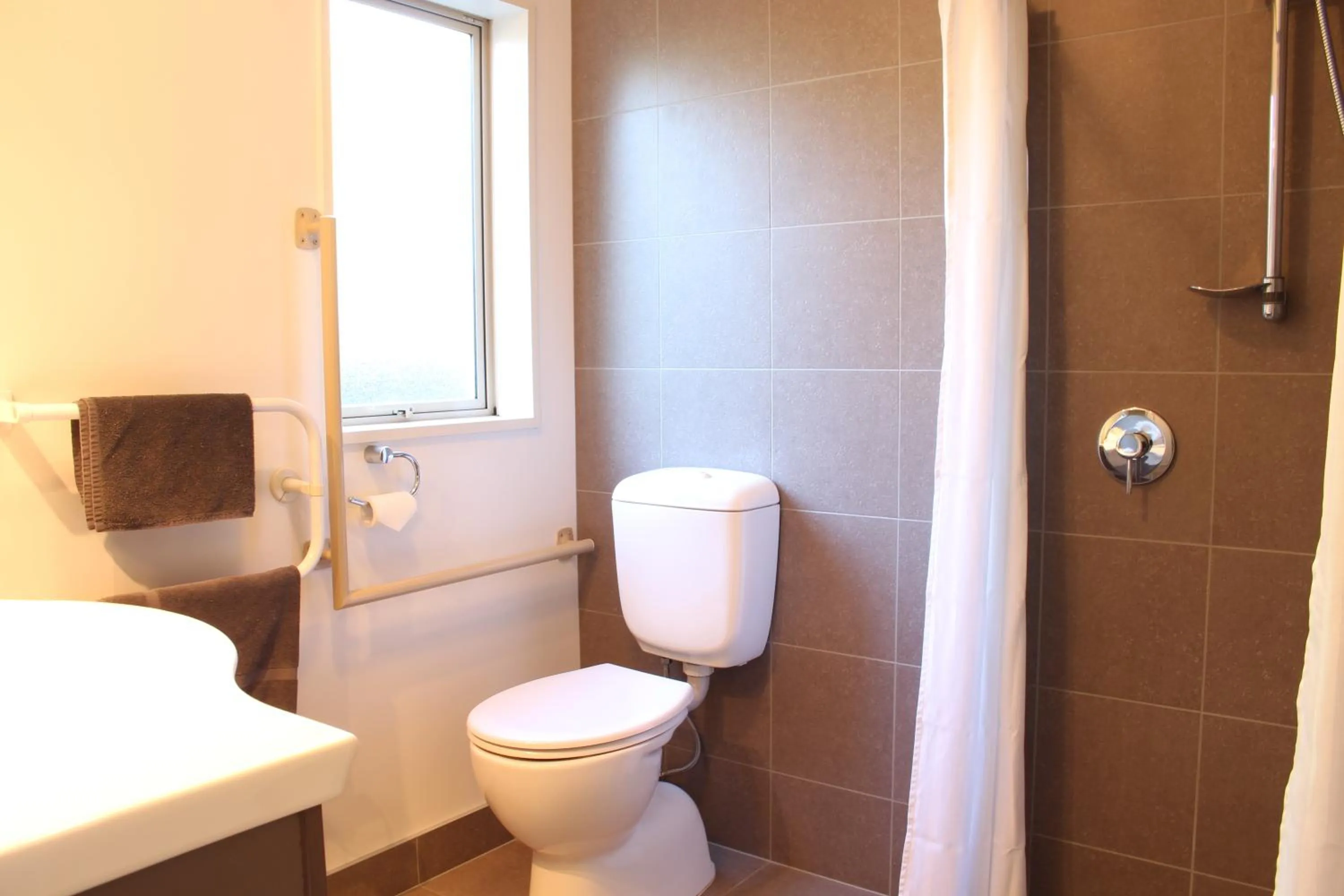 Bathroom in Tresori Motor Lodge