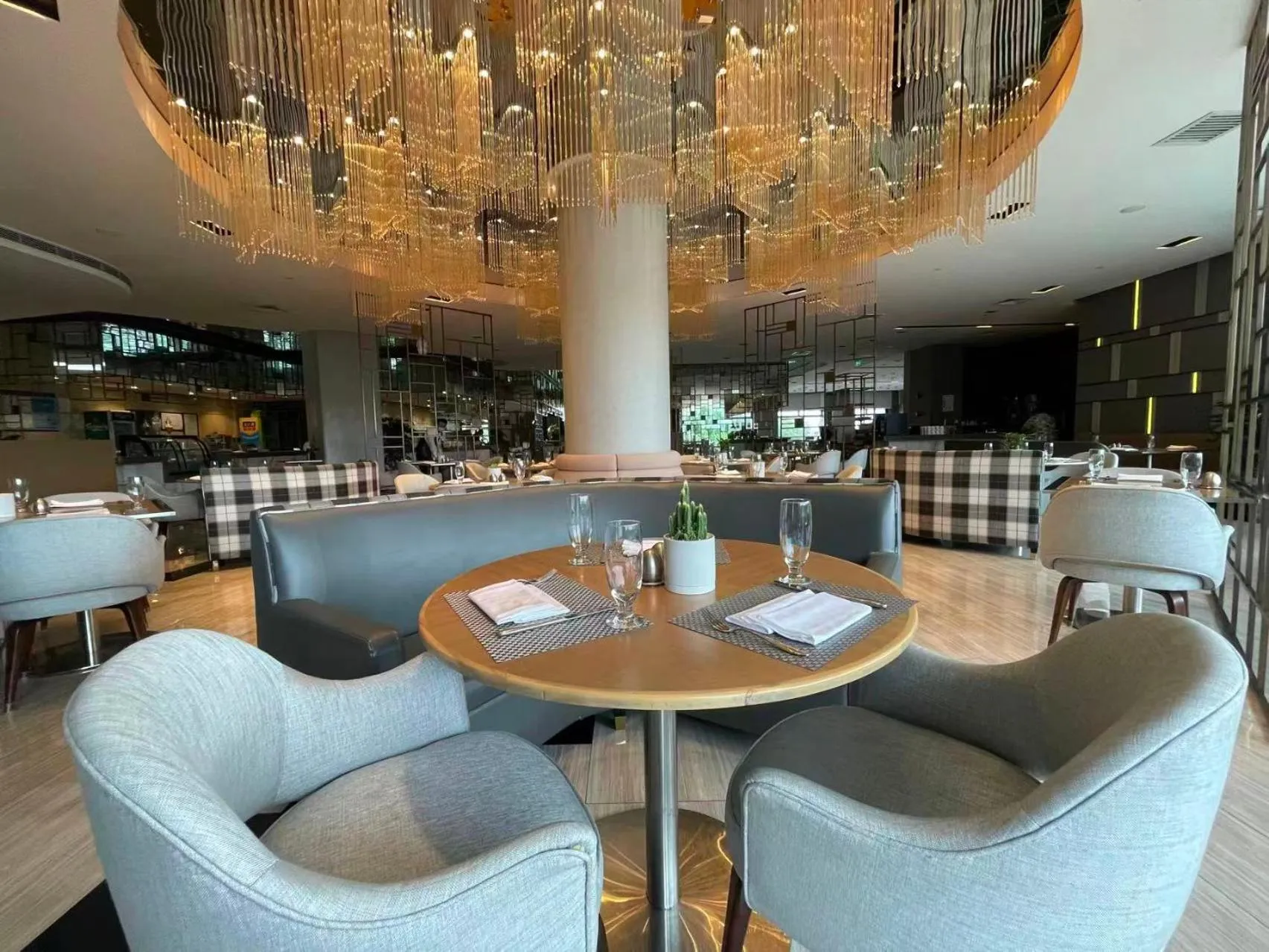 Restaurant/places to eat in Ramada Plaza Pudong Shanghai